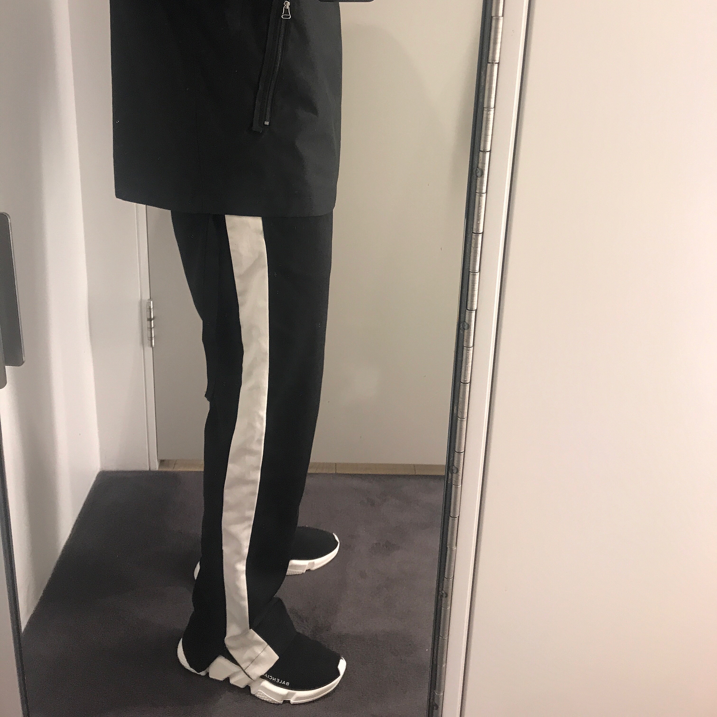 Balenciaga Speed Trainer Black White 2019 착용 스타일