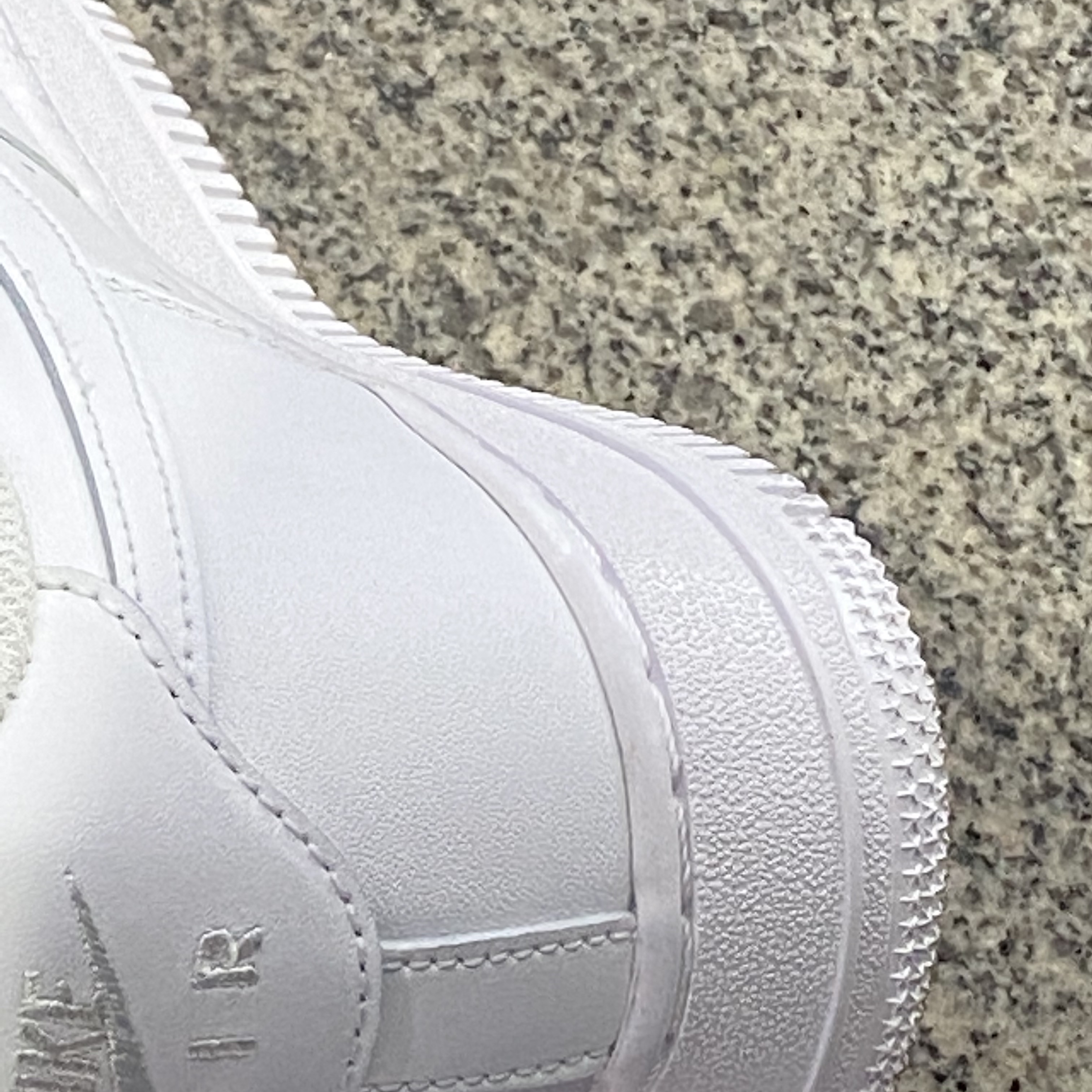 Nike Air Force 1 '07 Low White 착용 스타일 - 3