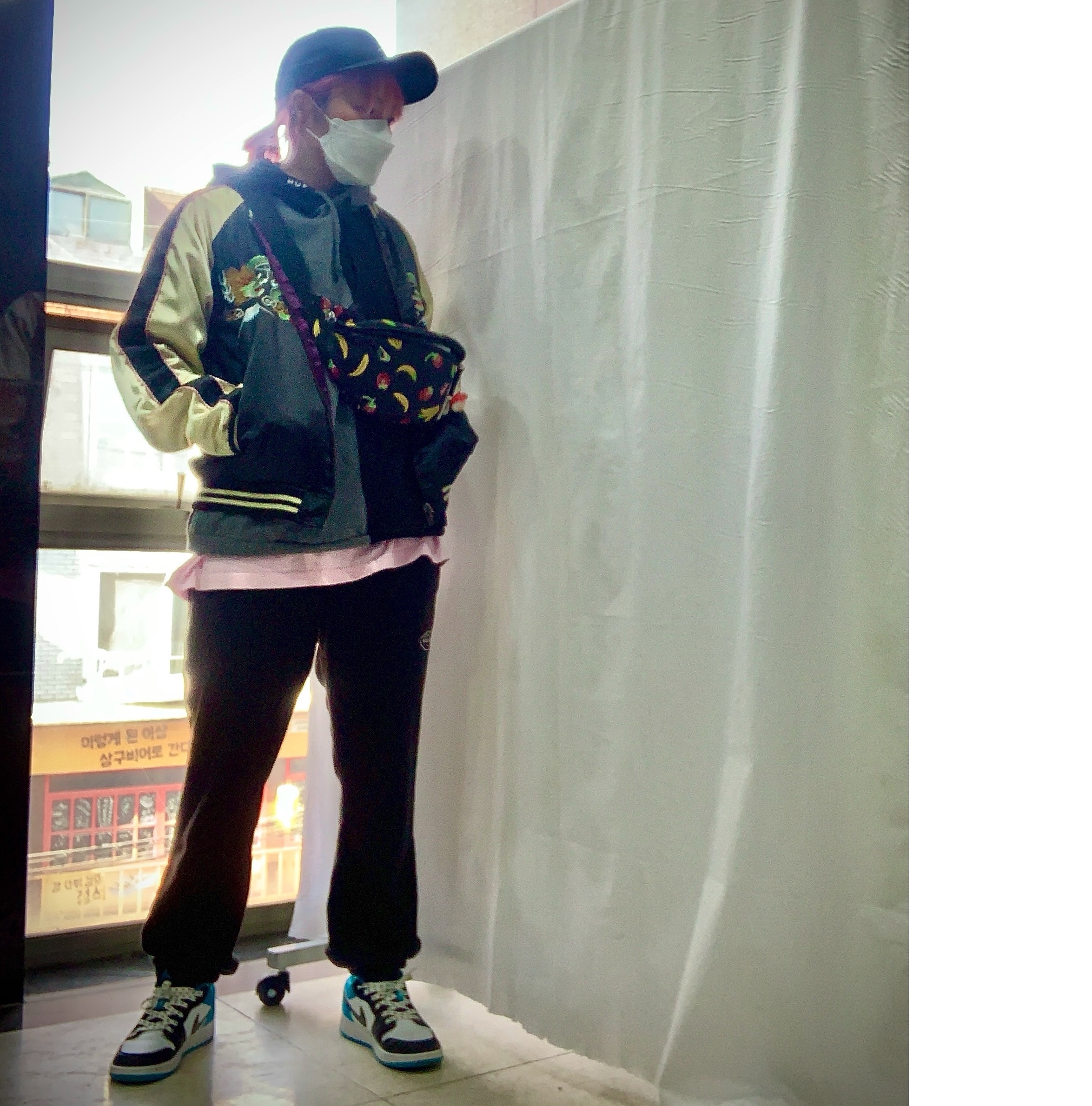 Jordan 1 Low SE Laser Blue 착용 스타일
