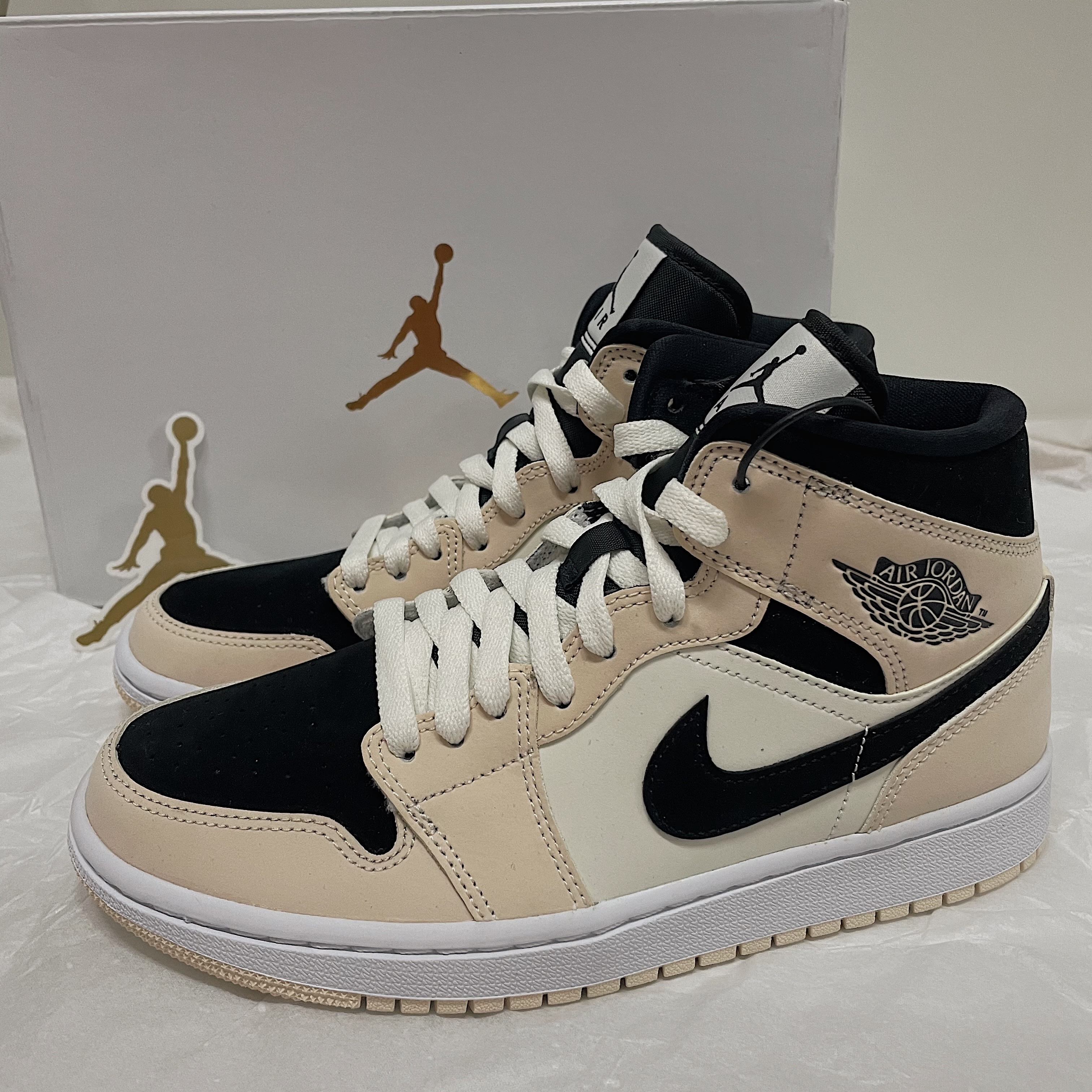 (W) Jordan 1 Mid Barely Orange 착용 스타일 - 2