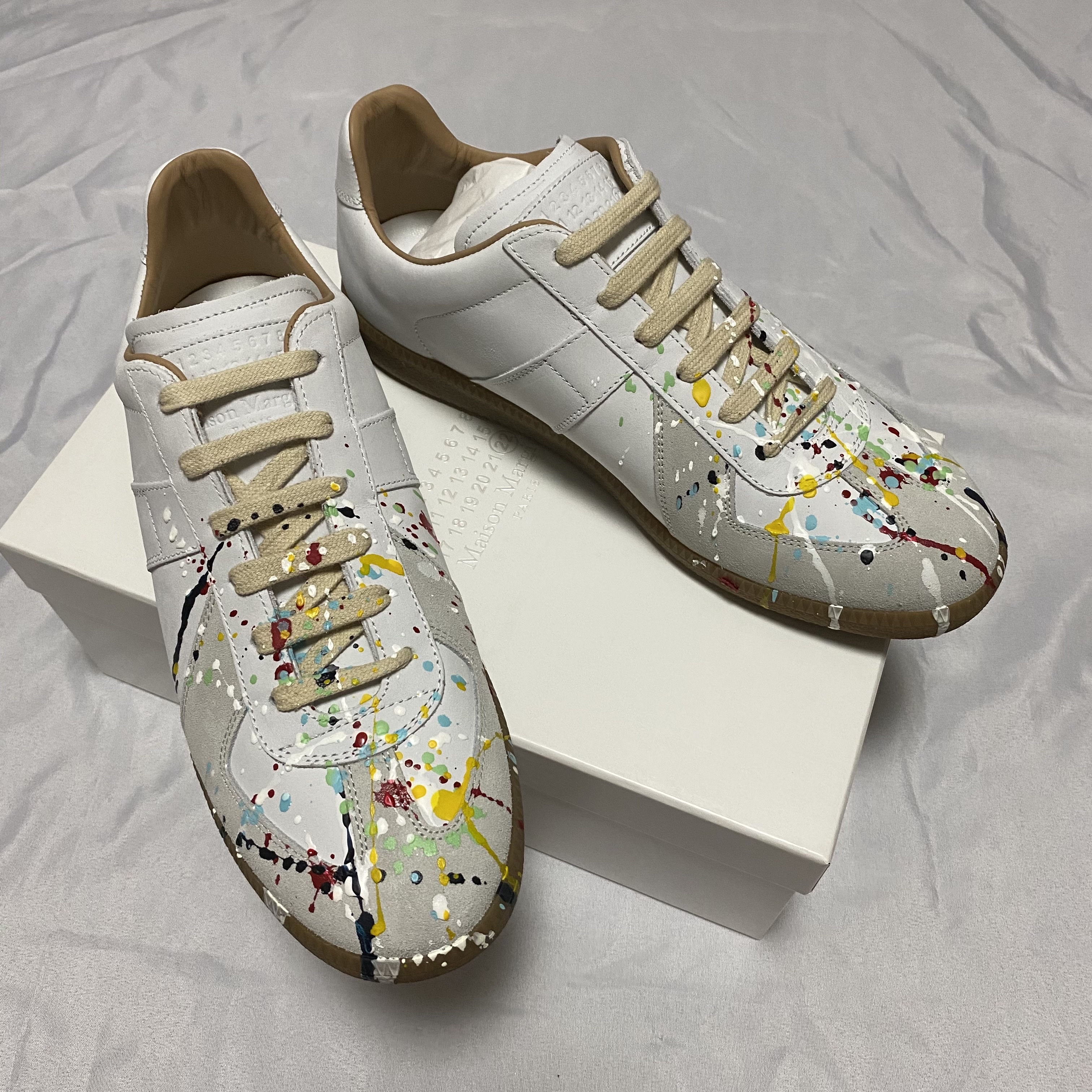 Maison Margiela Replica Paint Drop Sneakers 착용 스타일