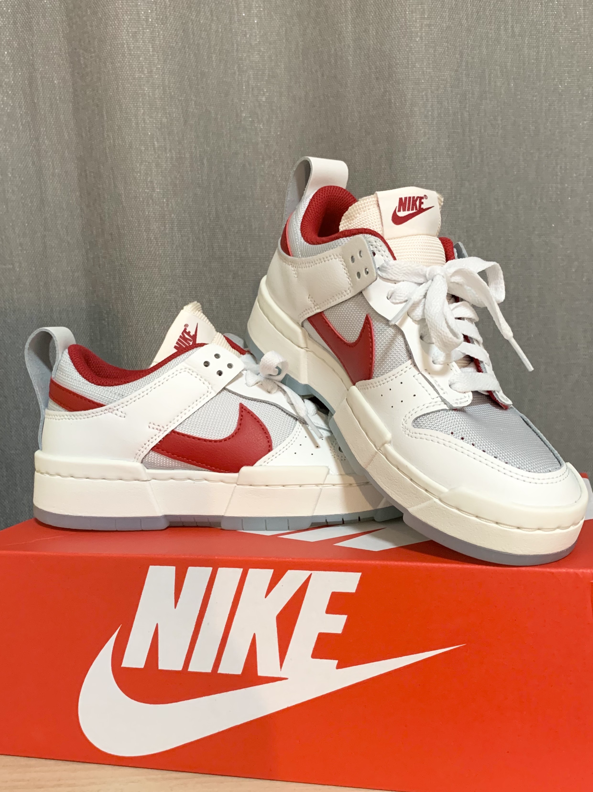 Nike x Stussy Windrunner Jacket Habanero Red, (W) Nike Dunk Low Disrupt Gym Red 착용 스타일 - 3