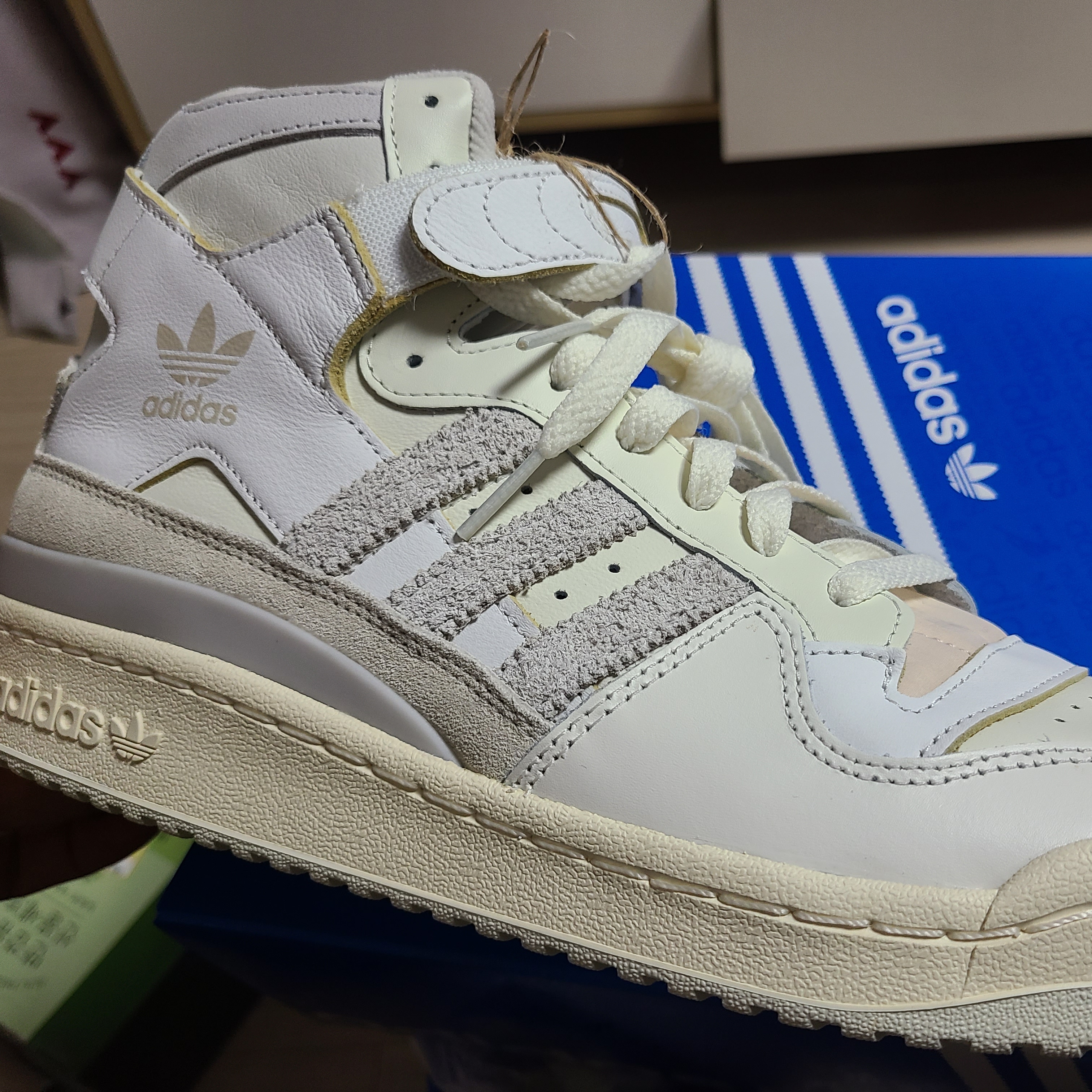 Adidas Forum 84 High Orbit Grey 착용 스타일 - 1