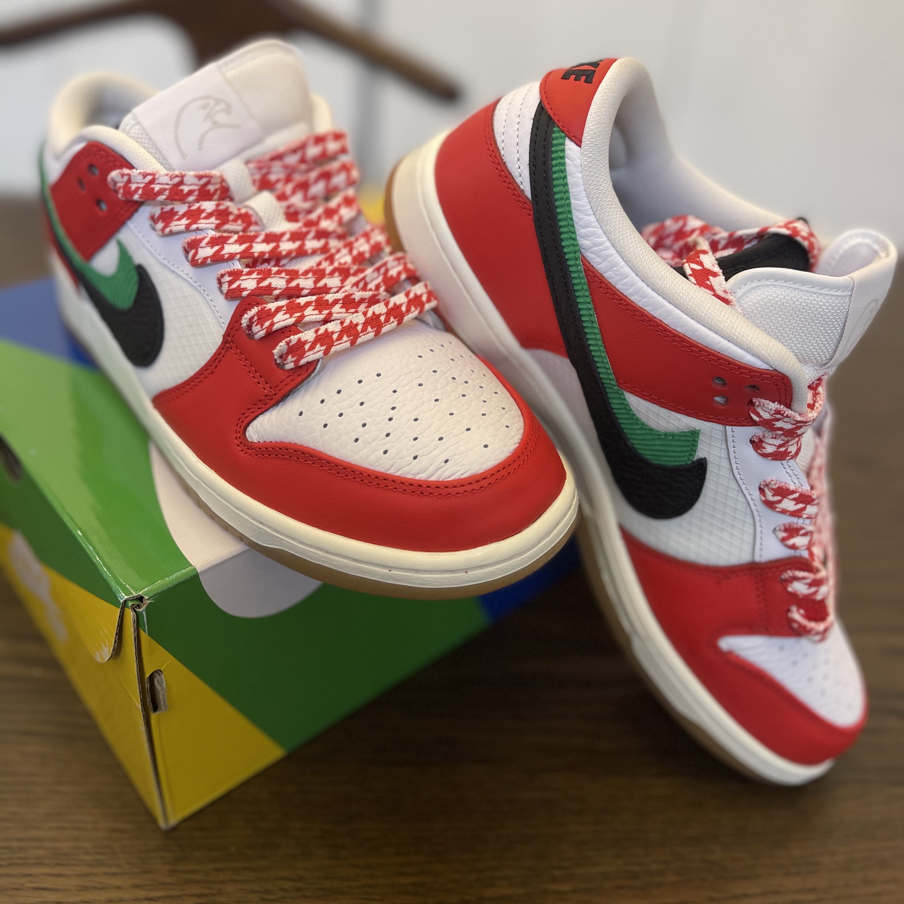 Nike x Frame Skate SB Dunk Low Pro Habibi 착용 스타일