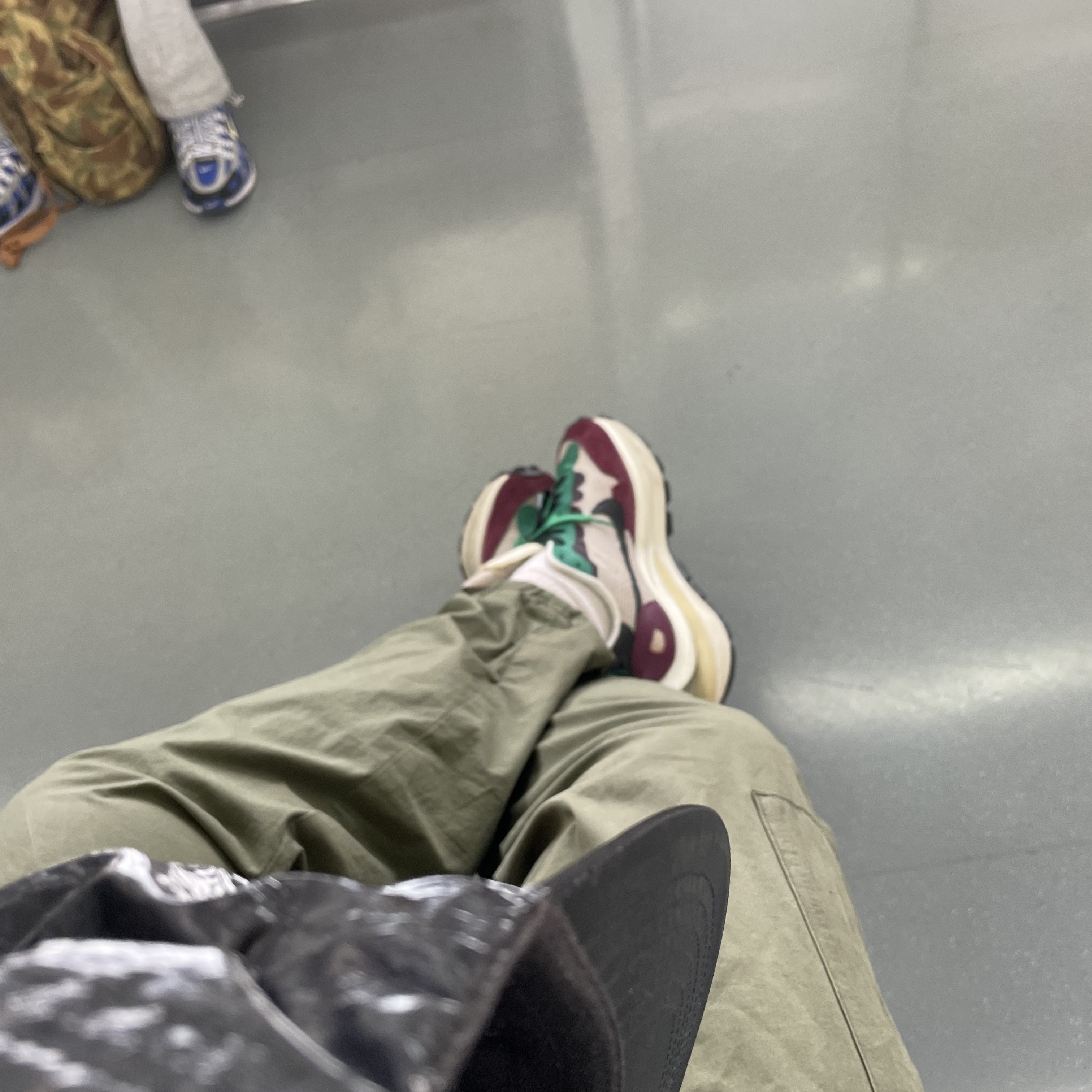 Nike x Sacai VaporWaffle String & Black Villain Red 착용 스타일