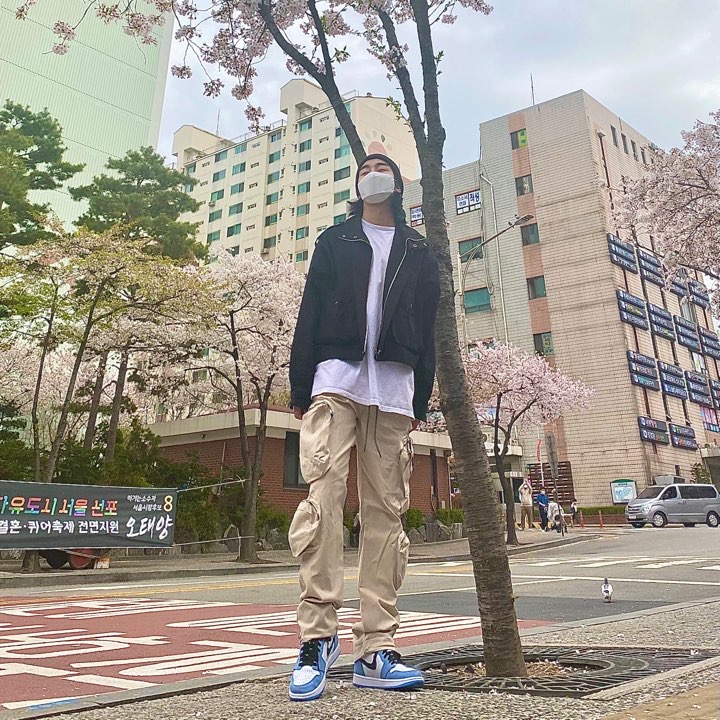 Jordan 1 Retro High OG University Blue 착용 스타일