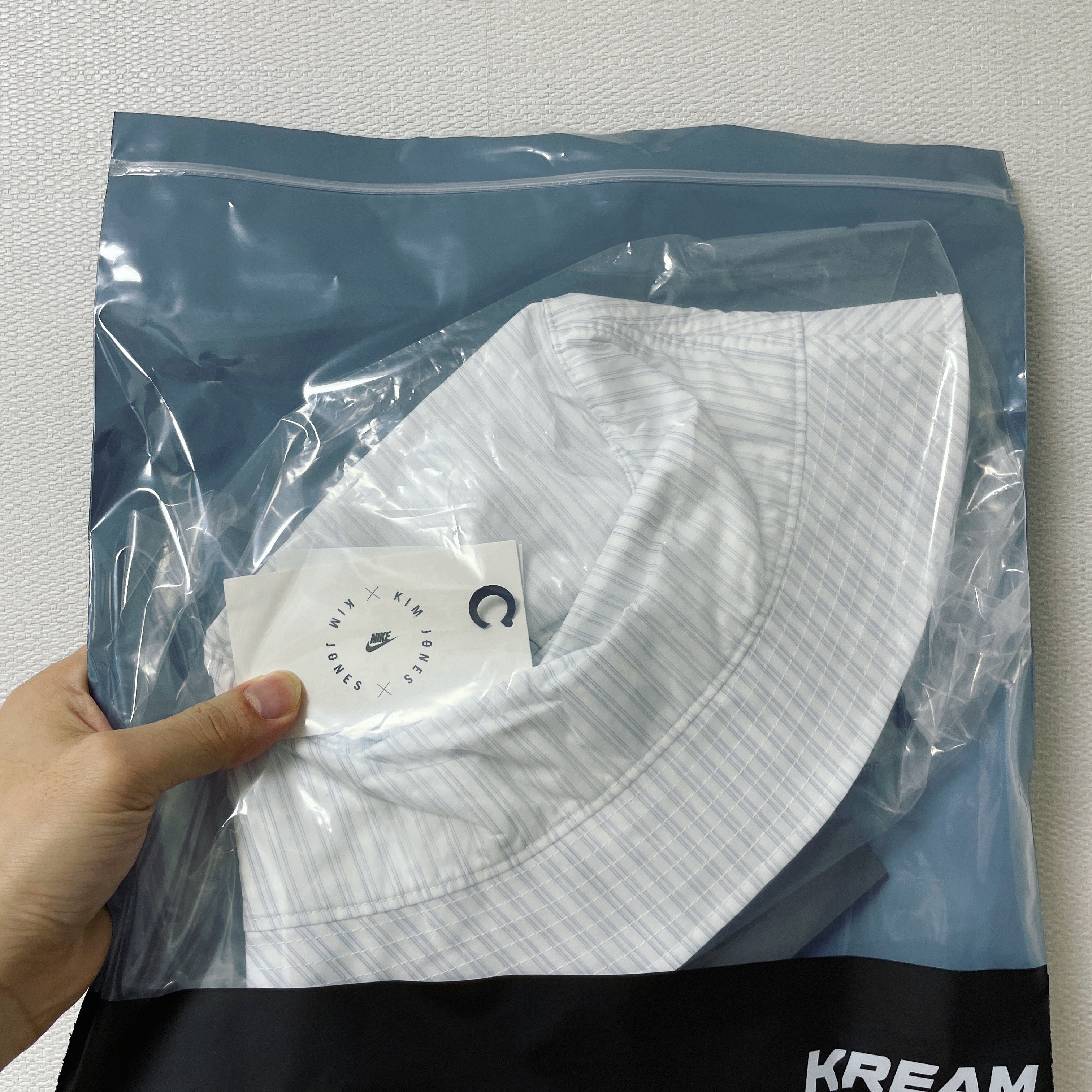 Nike x Kim Jones Bucket Hat White 착용 스타일 - 1