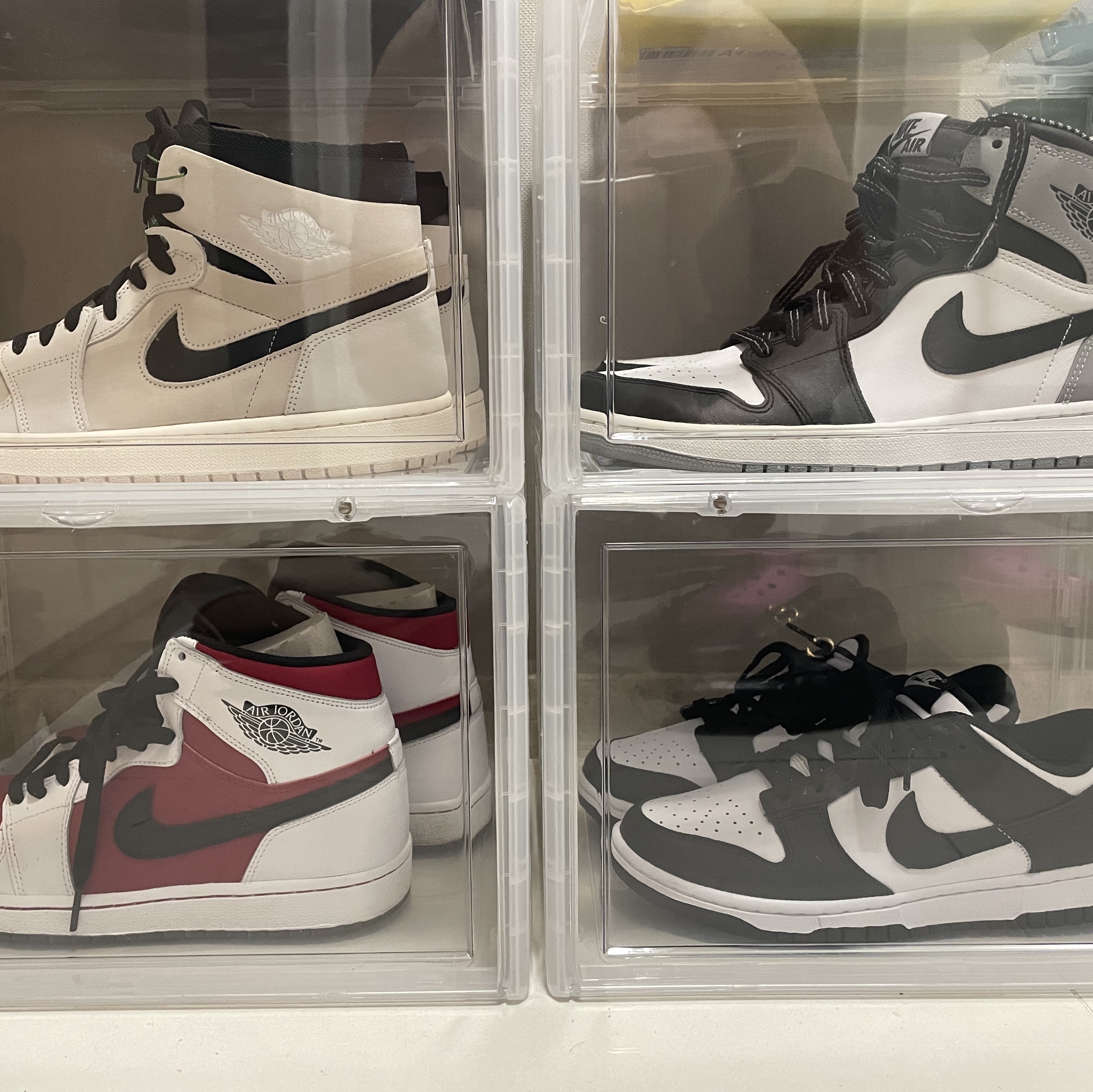 Jordan 1 Retro Carmine 2014, (W) Jordan 1 Zoom Air CMFT Summit Sail 착용 스타일
