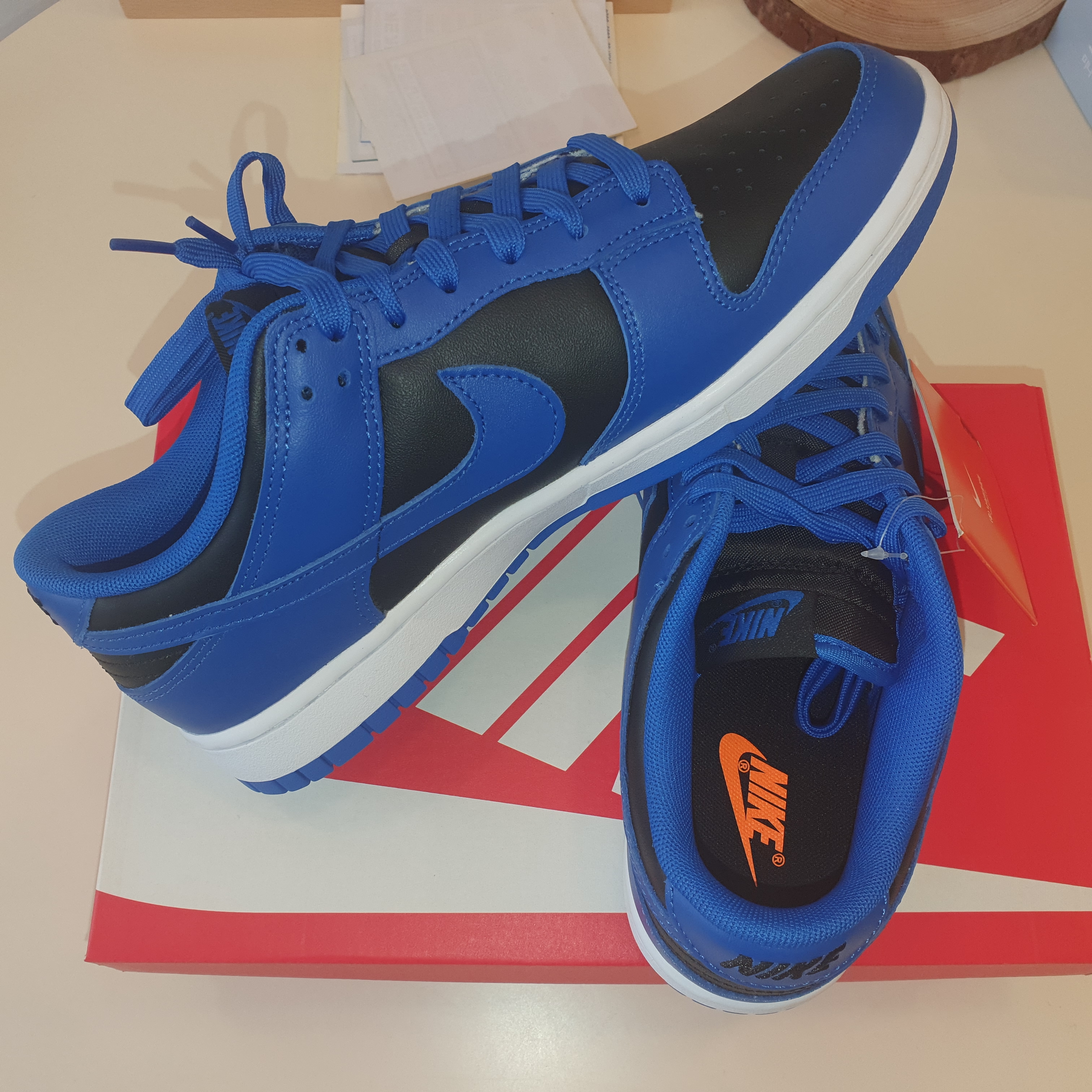 Nike Dunk High Retro Orange Blaze, Nike Dunk Low Retro Hyper Cobalt 착용 스타일 - 3