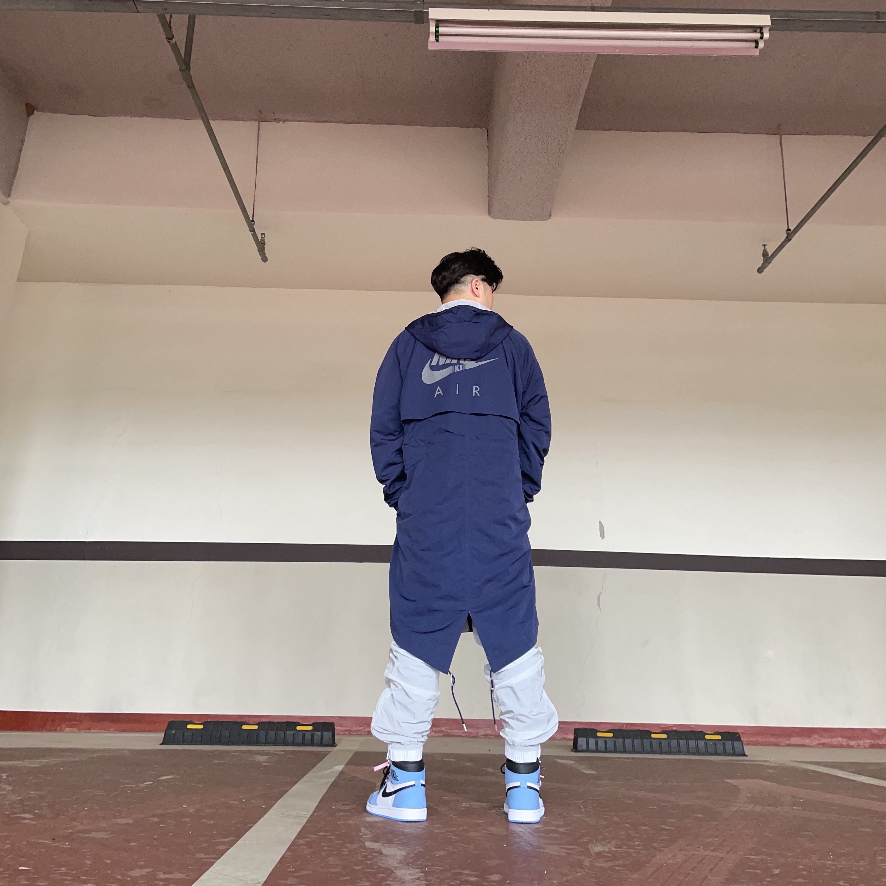 Nike x Kim Jones Printed Track Pants White - US/EU, Nike x Kim Jones Reversible Parka Navy - Asia 착용 스타일 - 2