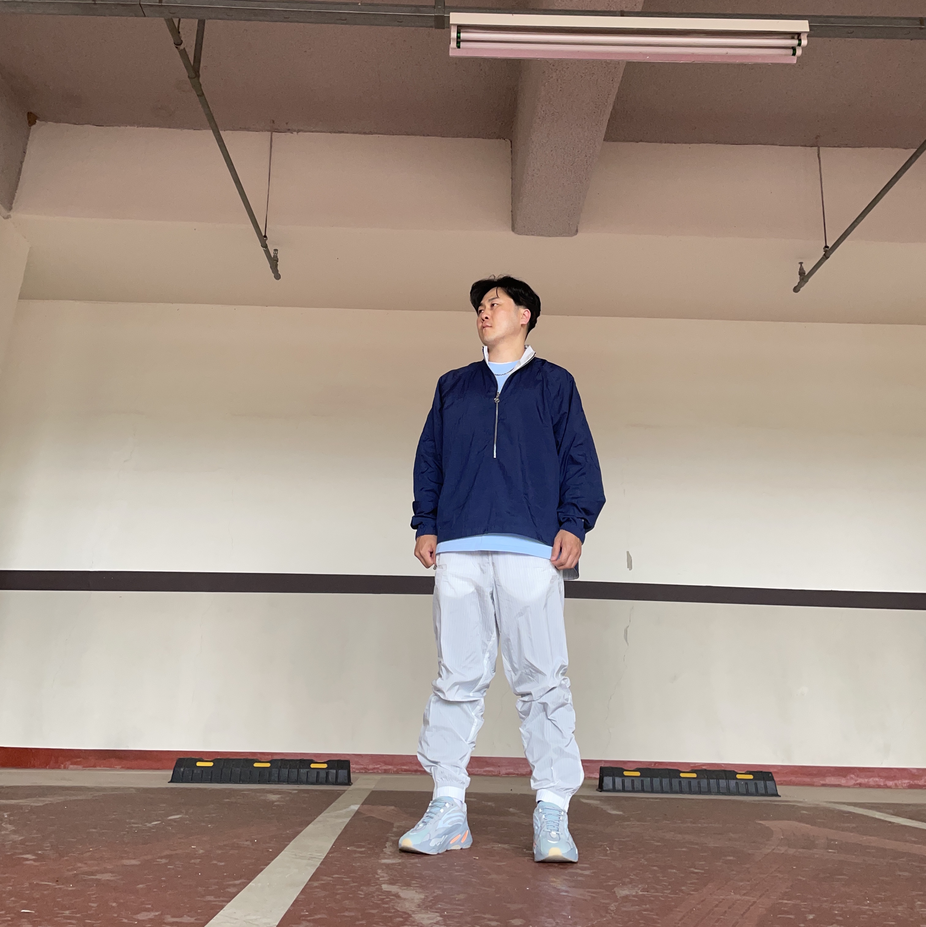 Nike x Kim Jones Reversible Wind Breaker Navy - US/EU, Nike x Kim Jones Printed Track Pants White - US/EU 착용 스타일 - 1