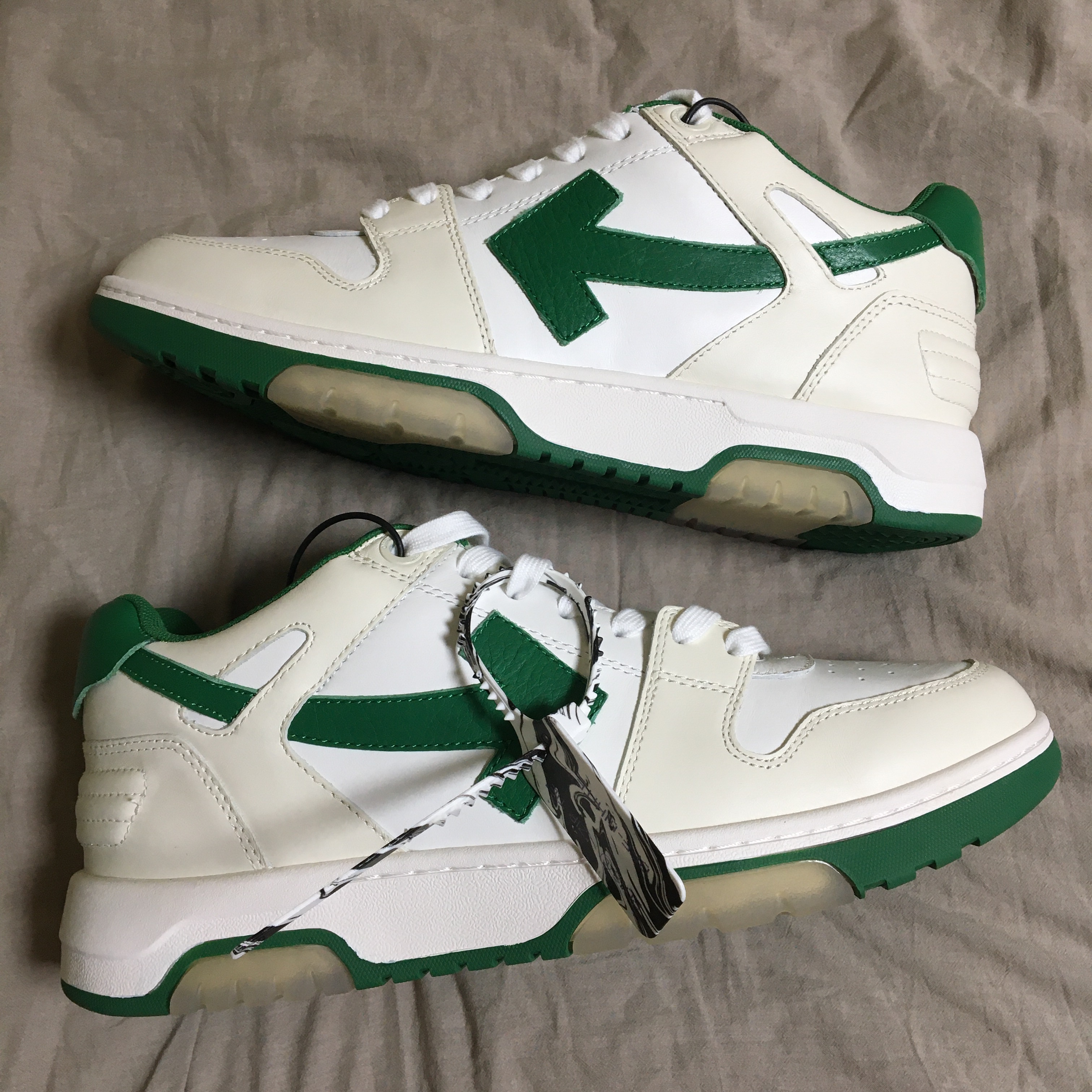 Off-White Out Of Office OOO Sneakers White Green - 21SS 착용 스타일 - 3