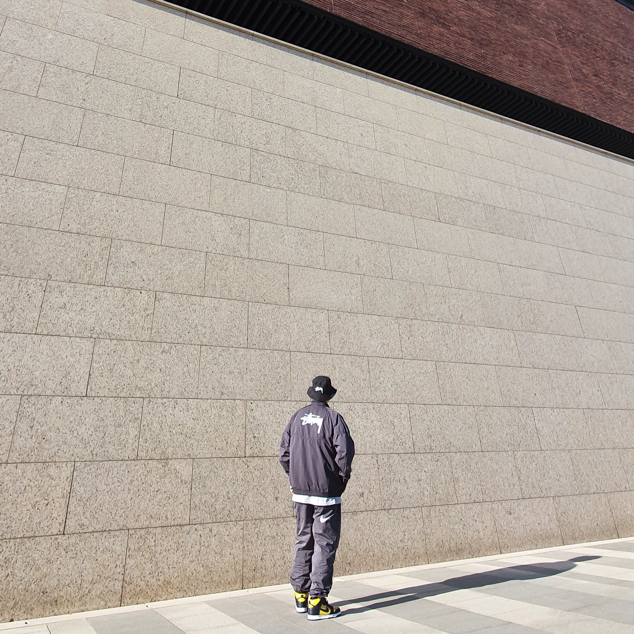Nike x Stussy Windrunner Jacket Off Noir, Nike x Stussy Beach Pants Off Noir 착용 스타일 - 2