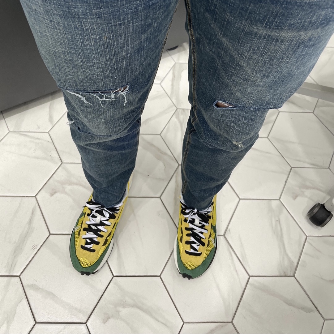 Nike x Sacai VaporWaffle Tour Yellow & Gorge Green Sail 착용 스타일