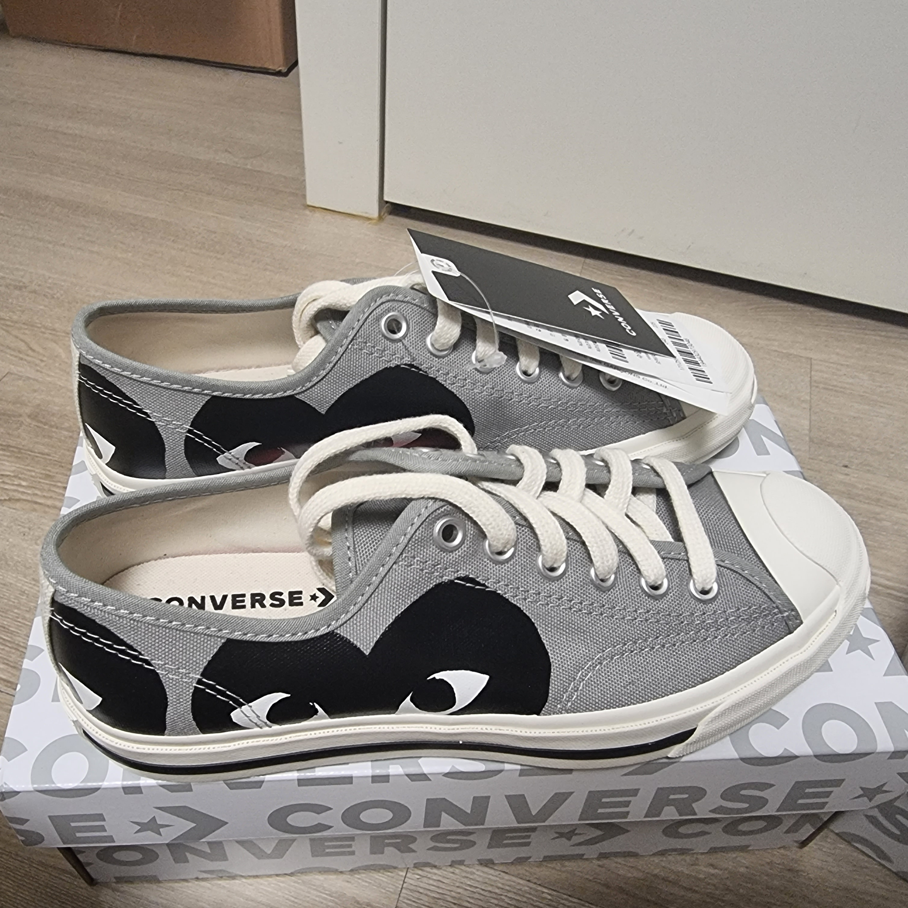 Converse x Play Comme des Garcons Jack Purcell Drizzle Black, Converse x Play Comme des Garcons Jack Purcell Drizzle Red 착용 스타일 - 2