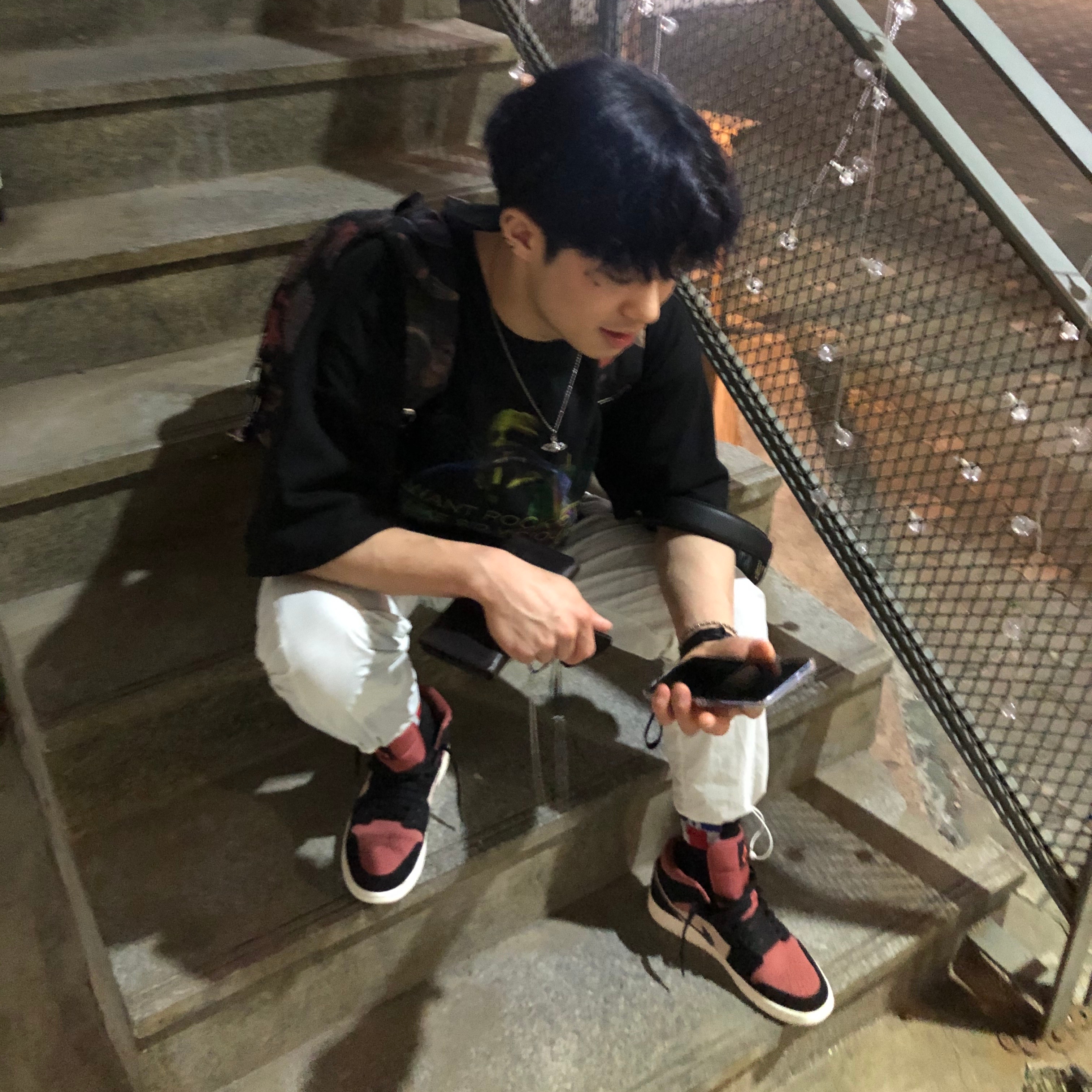 (W) Jordan 1 Mid Burgundy Dusty Pink 착용 스타일