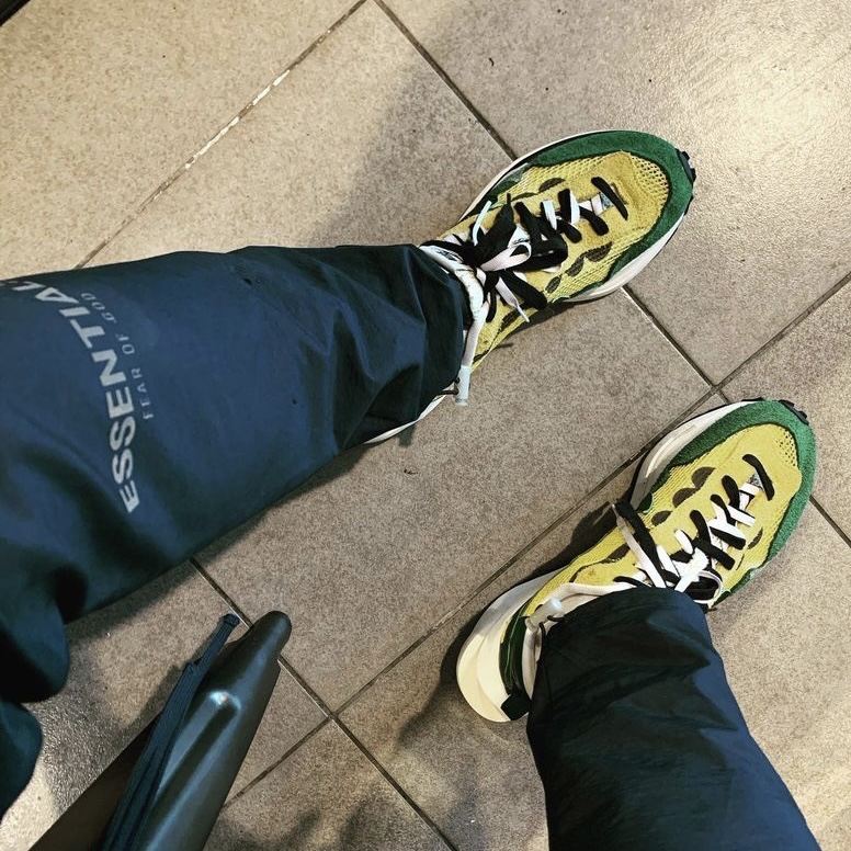 Essentials Track Pants Navy/Dark Navy - Ssense Exclusive, Nike x Sacai VaporWaffle Tour Yellow & Gorge Green Sail 착용 스타일