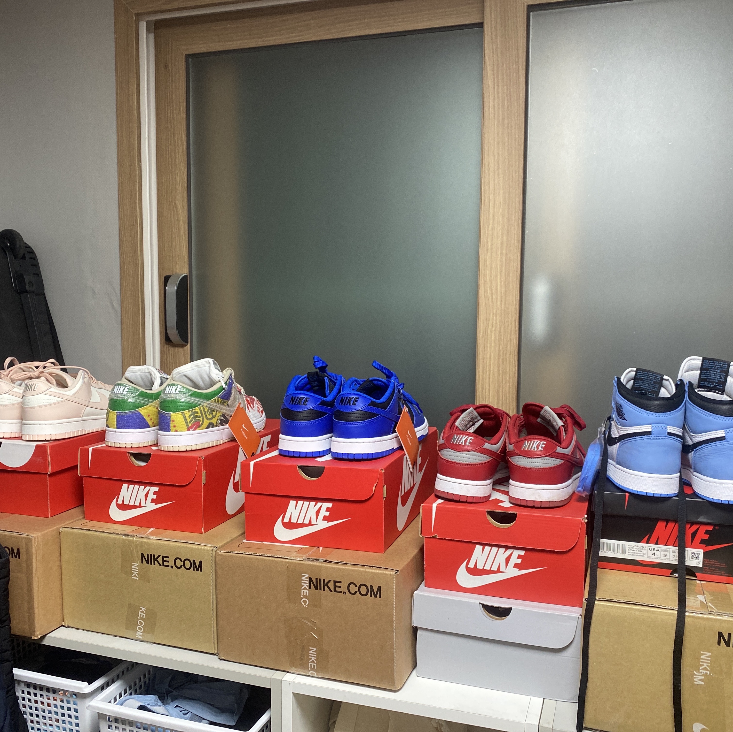 (W) Nike Dunk Low Orange Pearl, Nike Dunk Low Retro Hyper Cobalt 착용 스타일