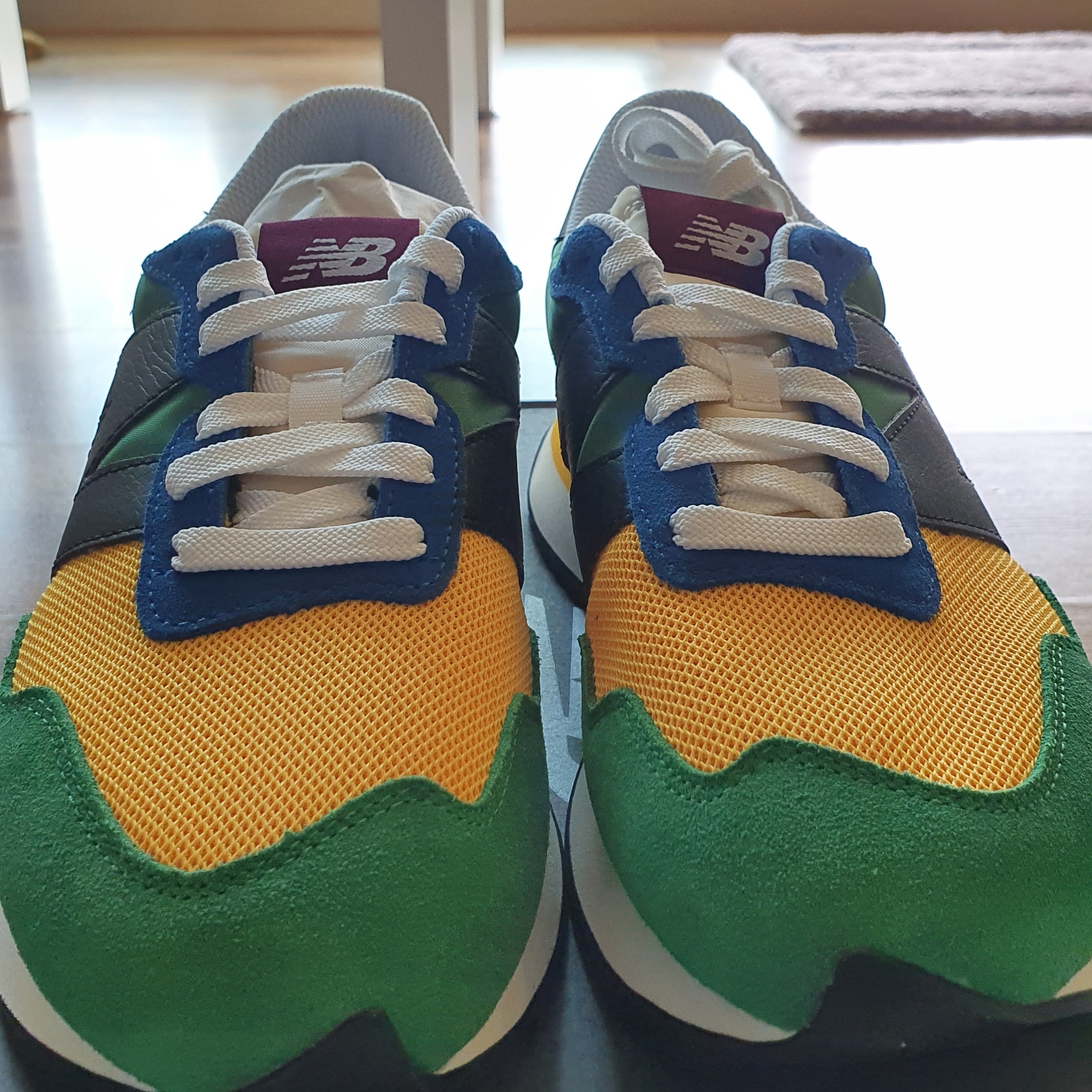 New Balance 237 Green 착용 스타일 - 1