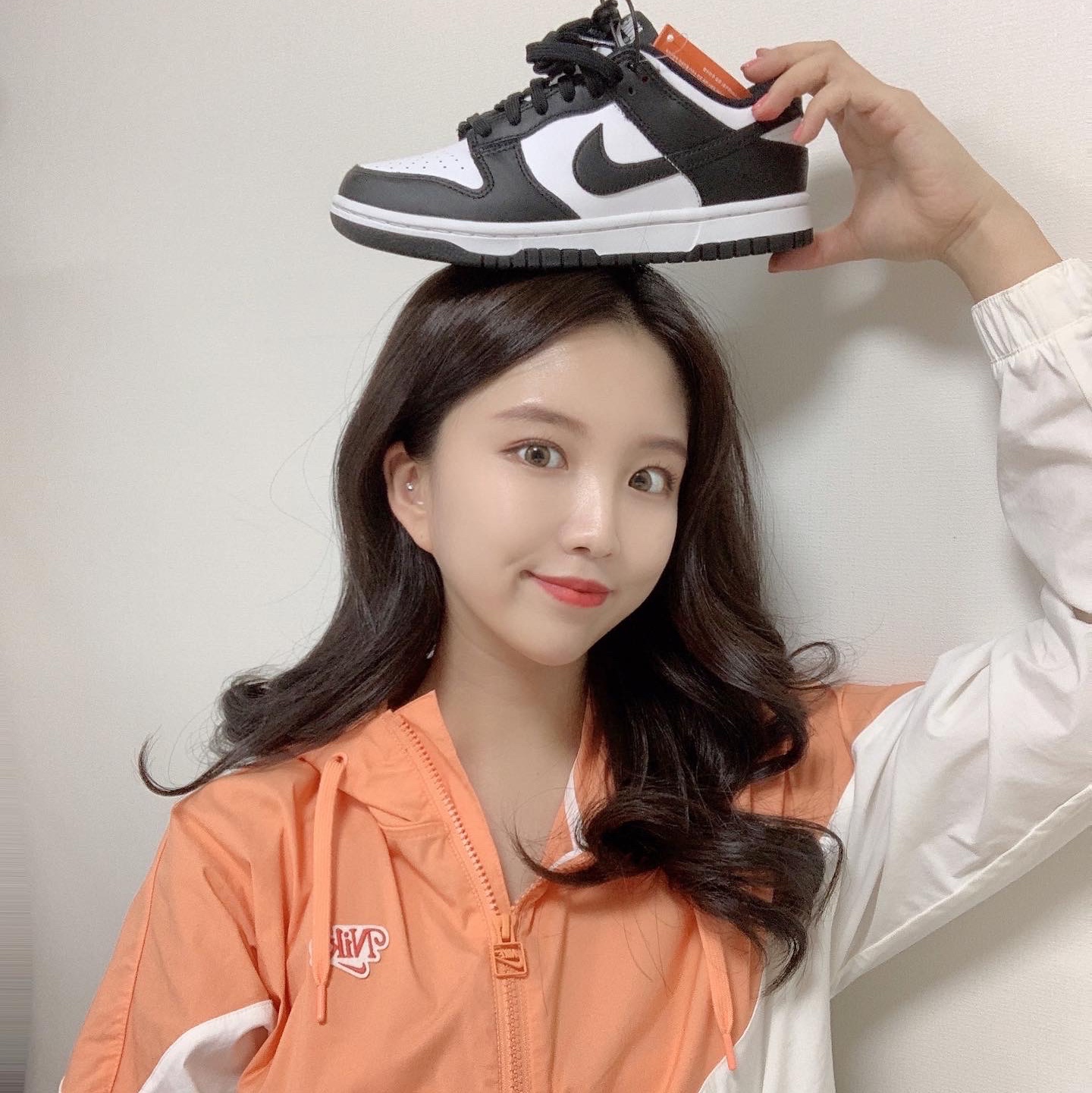 (W) Nike Dunk Low Black 착용 스타일 - 3