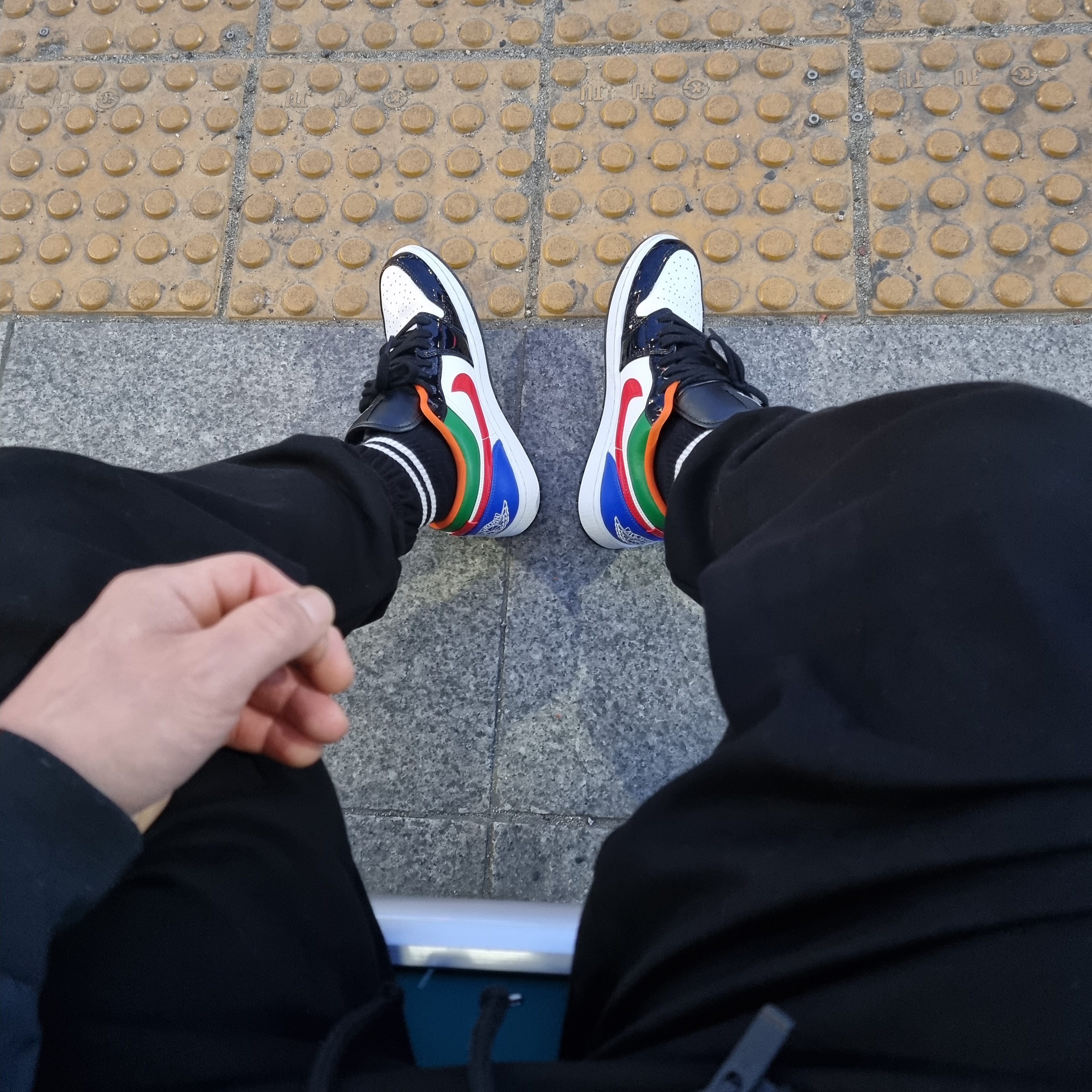 (W) Jordan 1 Low SE Multi-Color Black Toe 착용 스타일 - 2