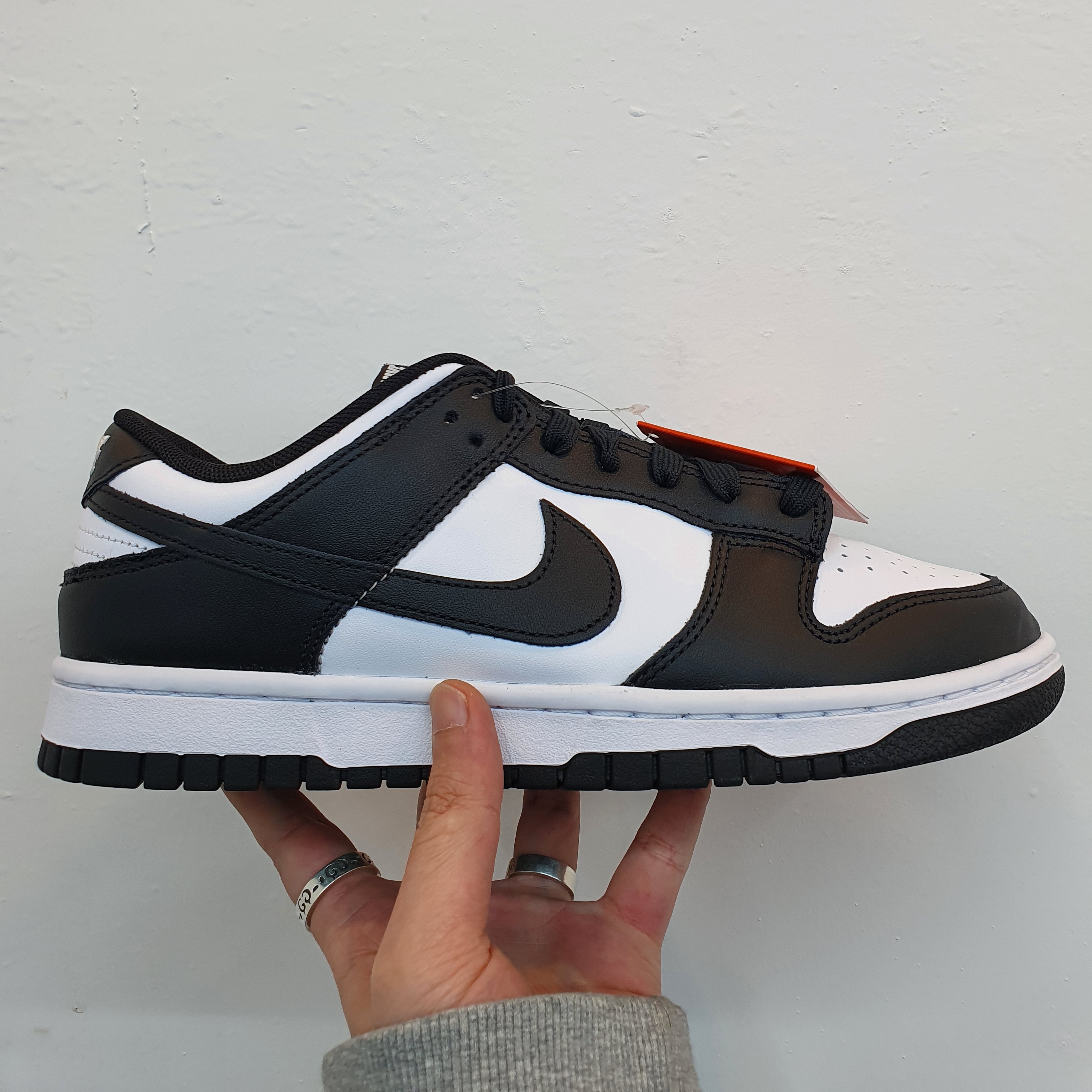 Nike Dunk Low Retro Black 착용 스타일