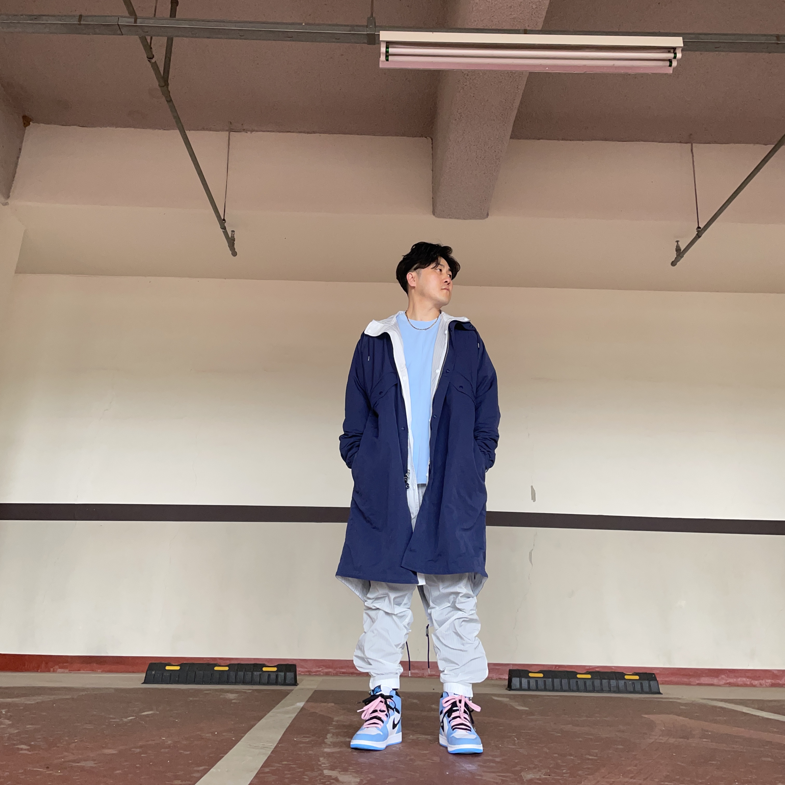 Nike x Kim Jones Printed Track Pants White - US/EU, Nike x Kim Jones Reversible Parka Navy - Asia 착용 스타일 - 1