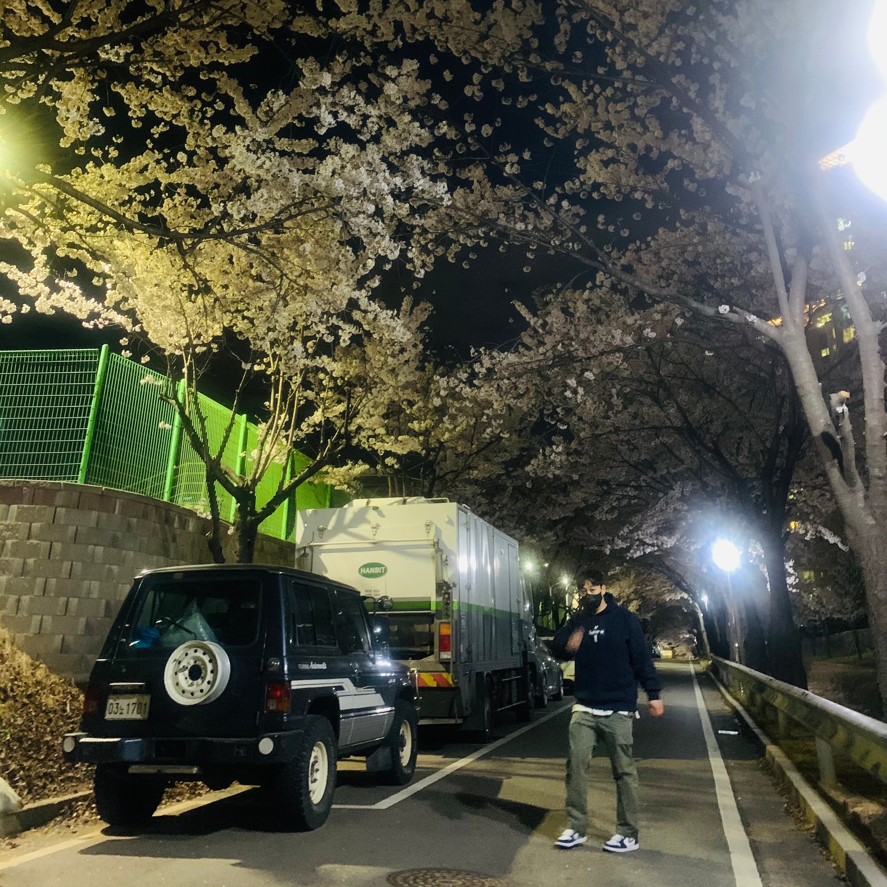 Supreme Cross Box Logo Hooded Sweatshirt Navy - 20FW, Jordan 1 Retro High OG CO.JP Midnight Navy 착용 스타일