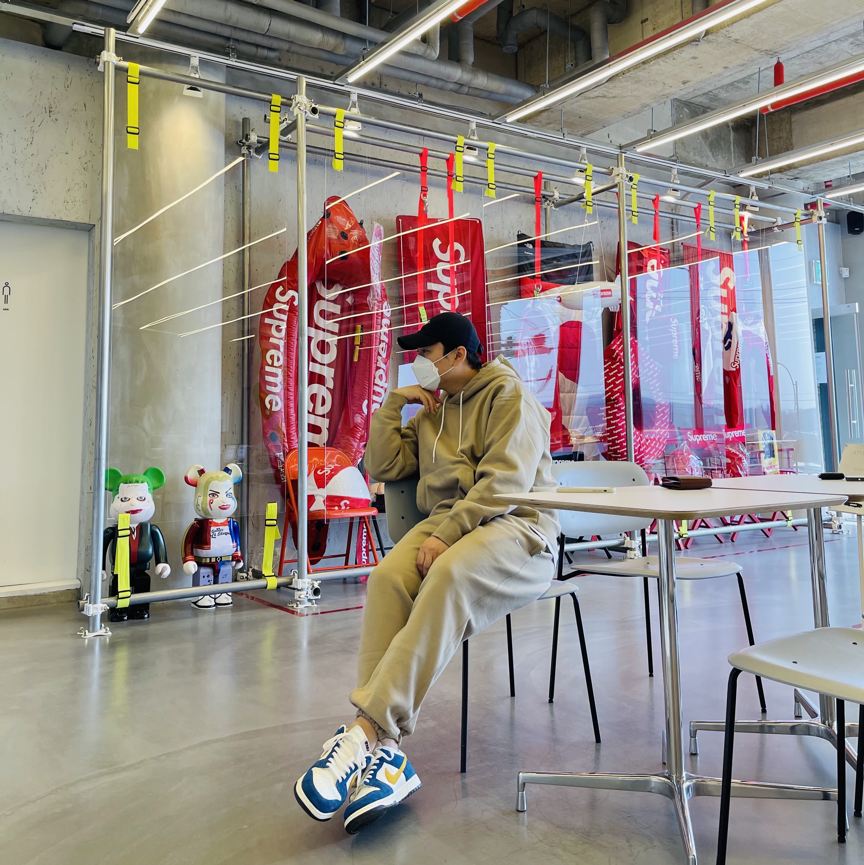 Nike x Kasina Dunk Low 80's Bus, Nike NRG Solo Swoosh Fleece Hoodie Khaki - Asia 착용 스타일