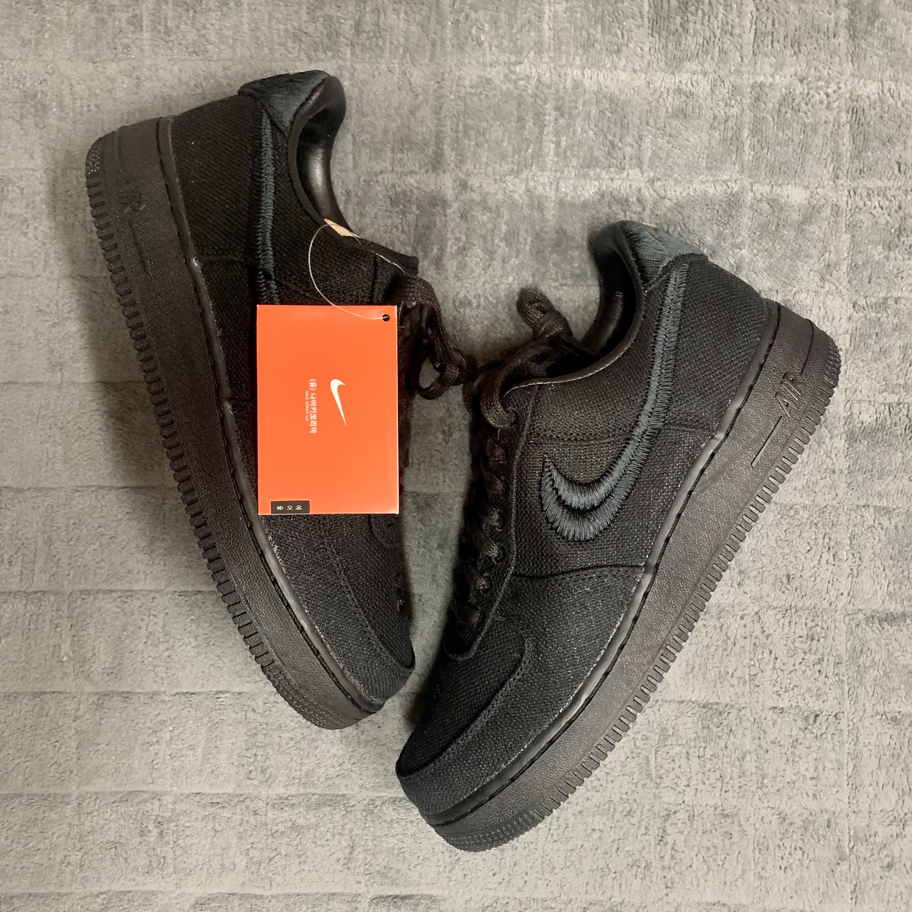 Nike x Stussy Air Force 1 Low Triple Black 착용 스타일