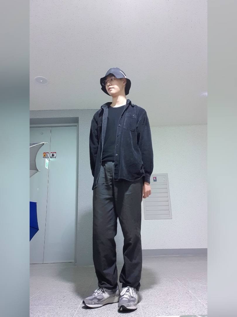 New Balance 992 Made in USA Grey - D Standard, Nike x Stussy Bucket Hat Black 착용 스타일 - 2