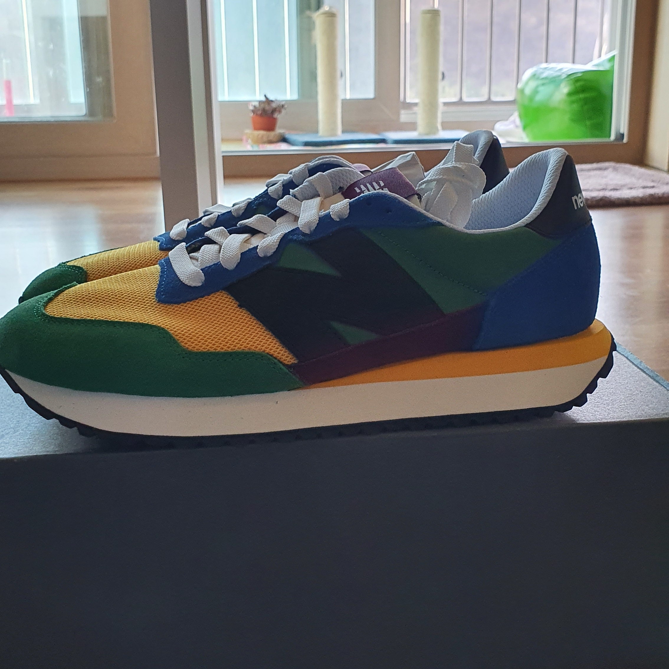 New Balance 237 Green 착용 스타일 - 2