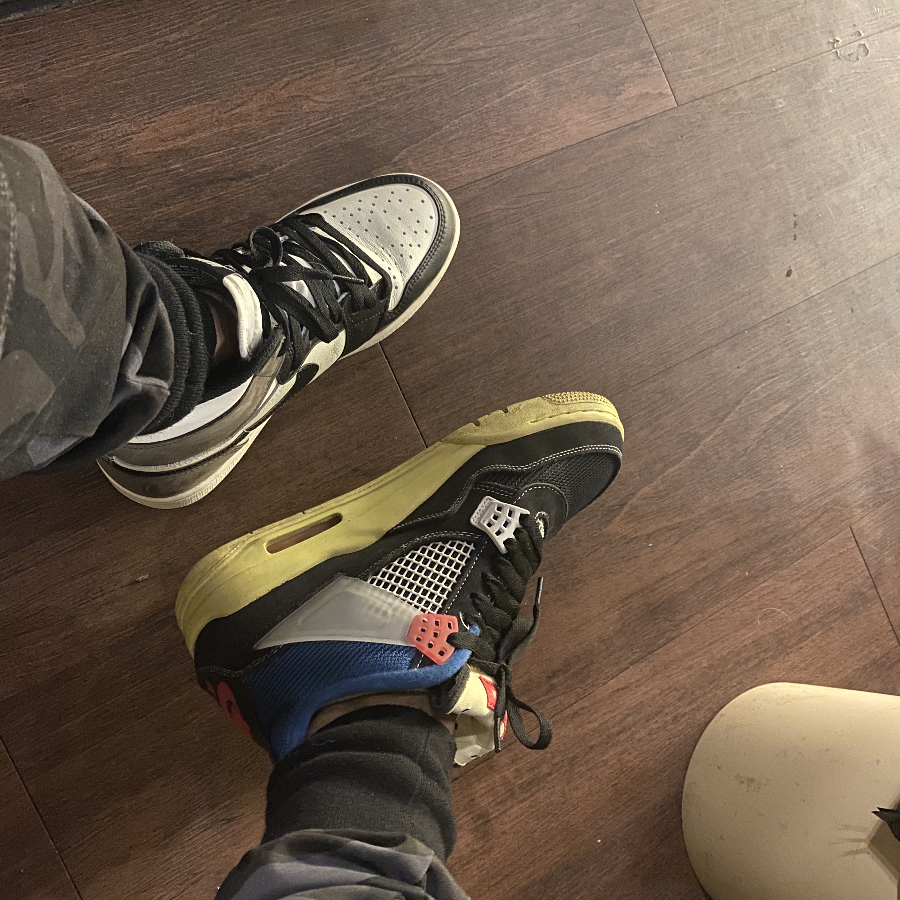 Jordan 1 Retro High OG Black Mocha, Jordan 4 x Union Retro Off Noir 착용 스타일 - 1
