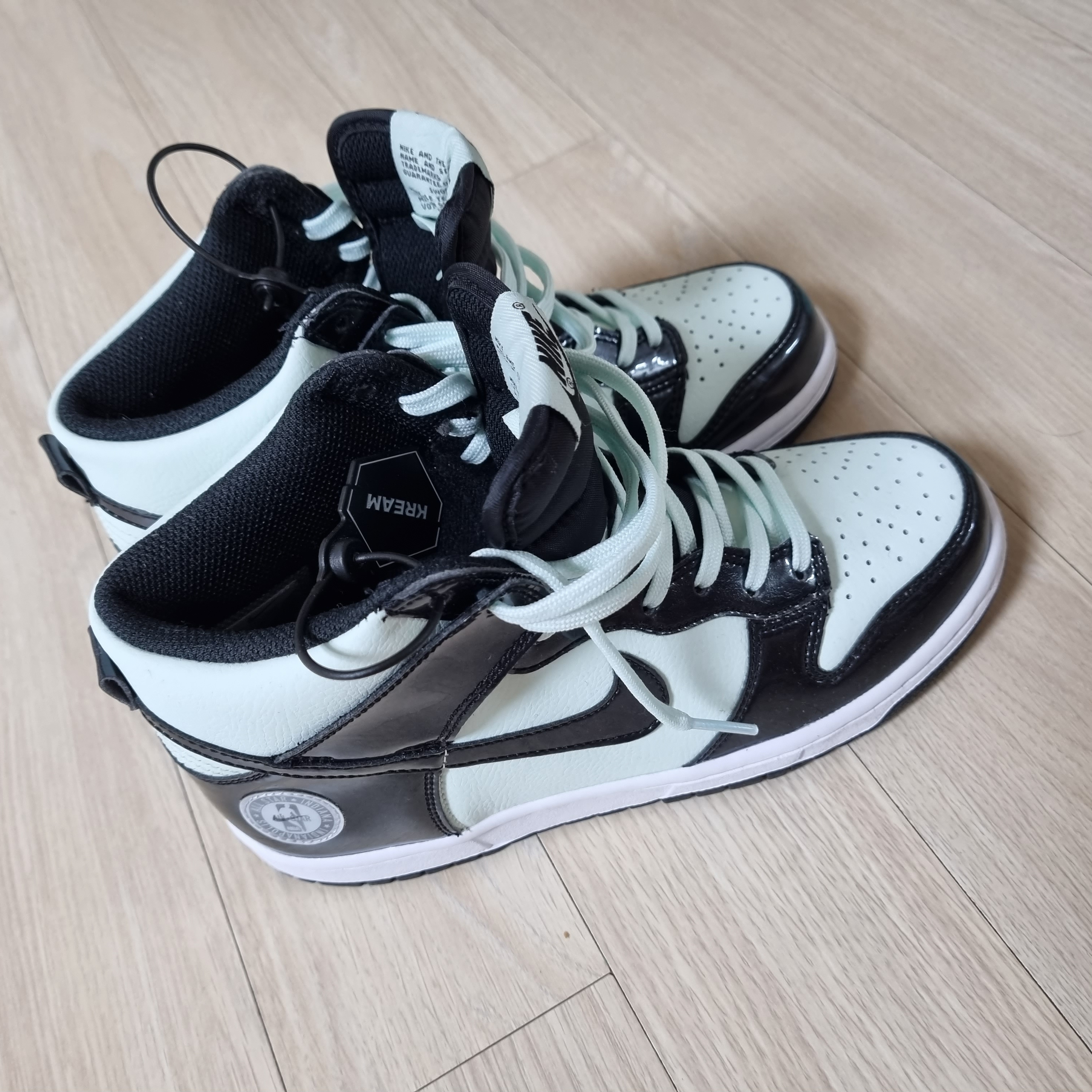 (GS) Nike Dunk High Barely Green 착용 스타일