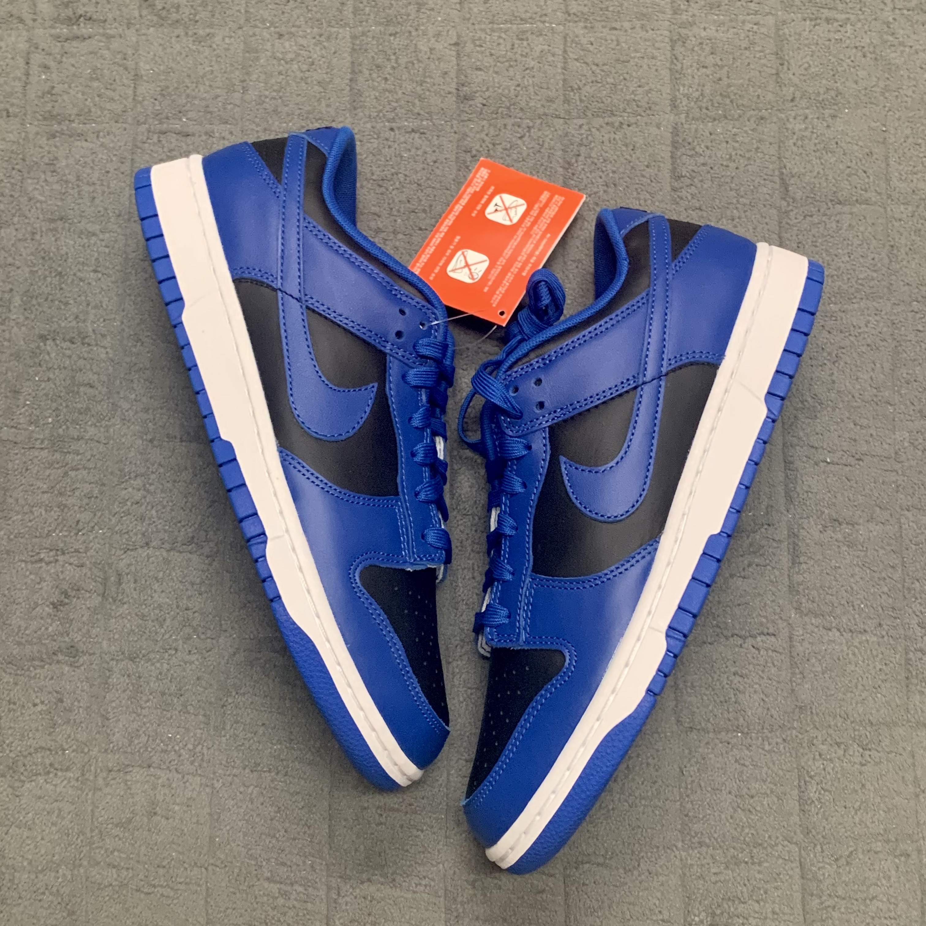 Nike Dunk Low Retro Hyper Cobalt 착용 스타일
