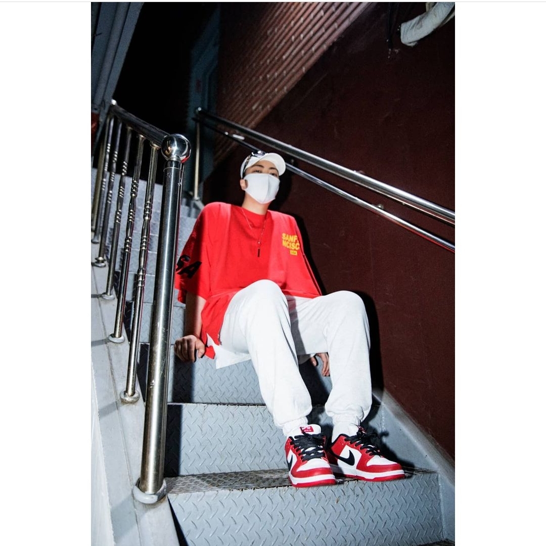 Nike SB Dunk Low Pro Chicago 착용 스타일 - 1