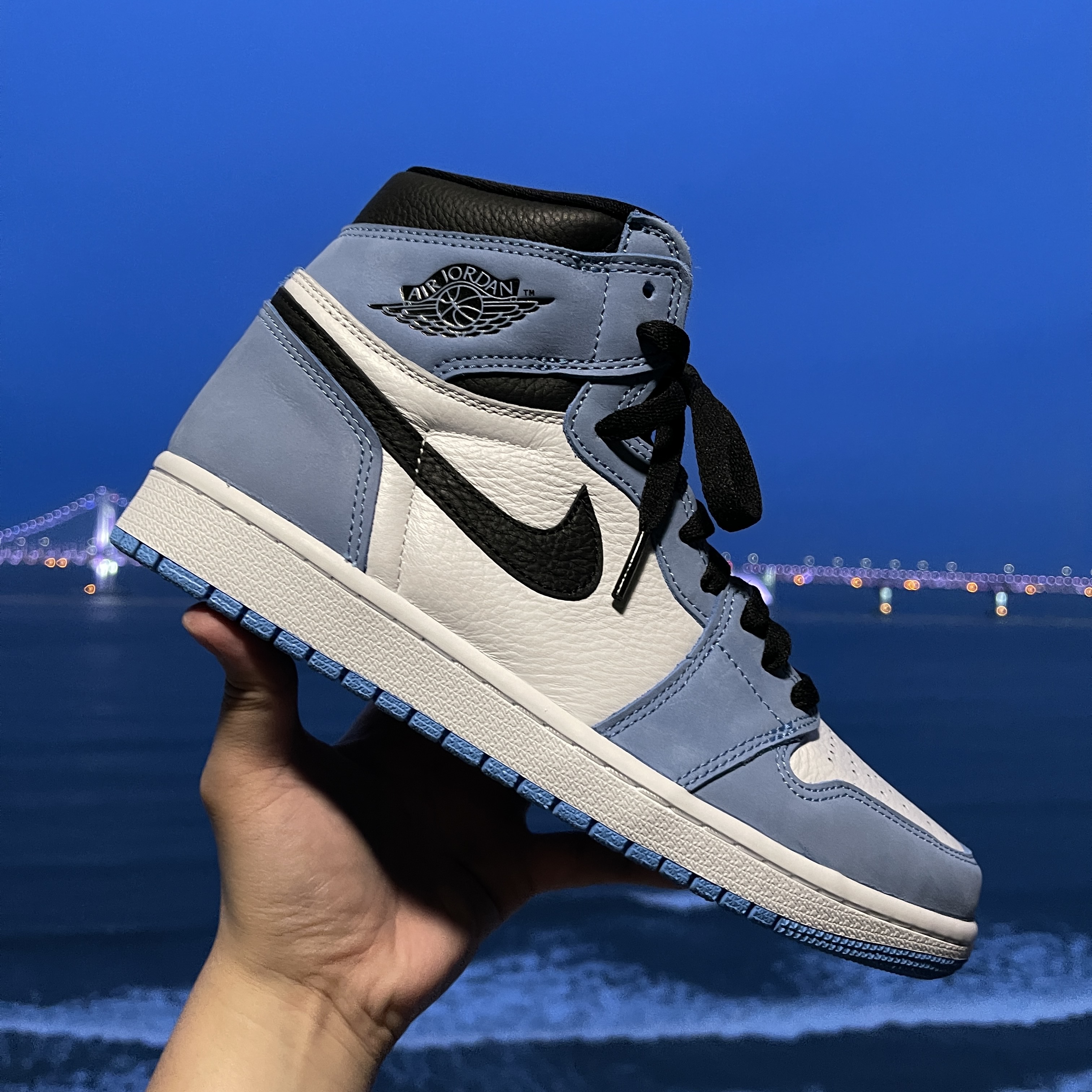 Jordan 1 Retro High OG University Blue 착용 스타일