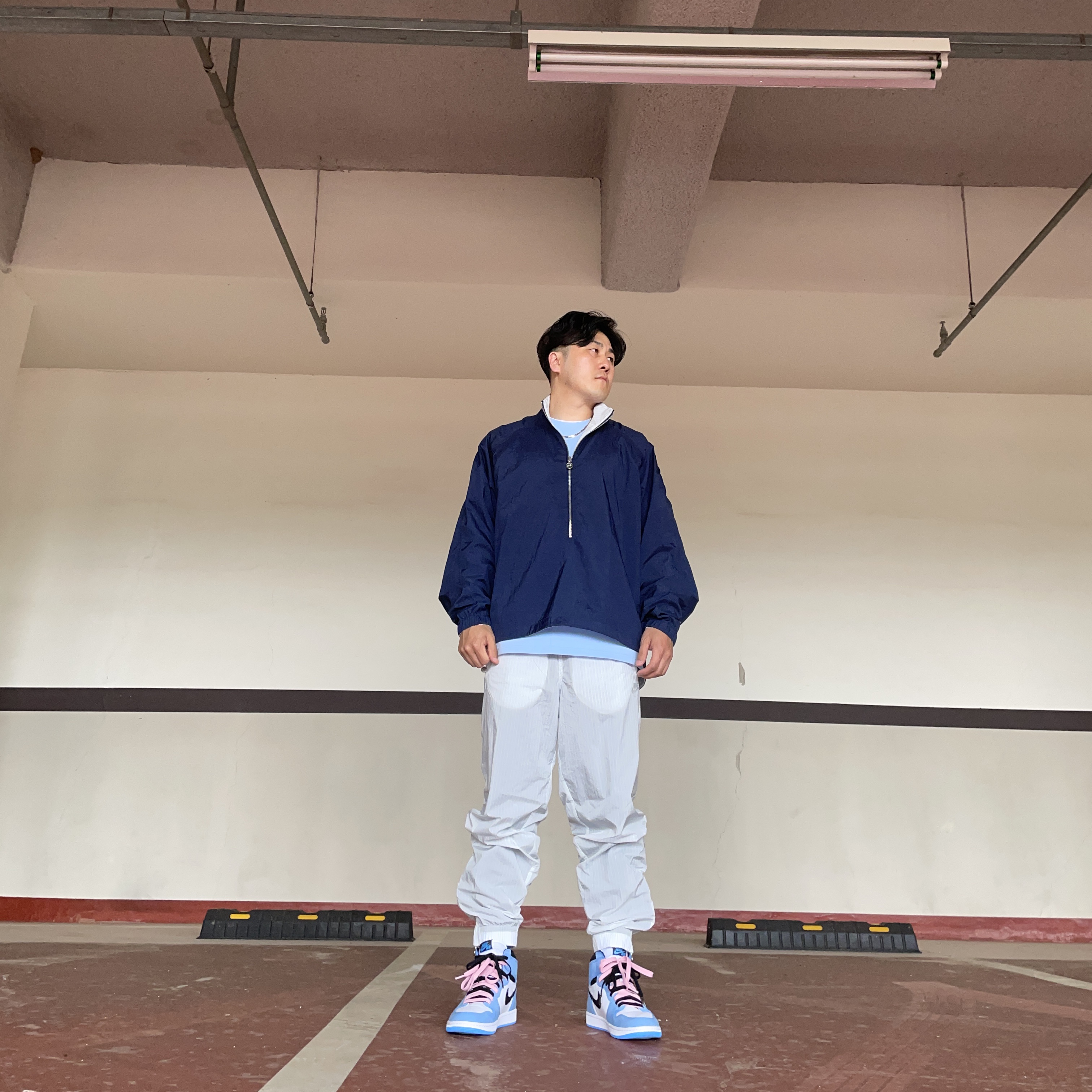 Nike x Kim Jones Reversible Wind Breaker Navy - US/EU, Nike x Kim Jones Printed Track Pants White - US/EU 착용 스타일 - 3