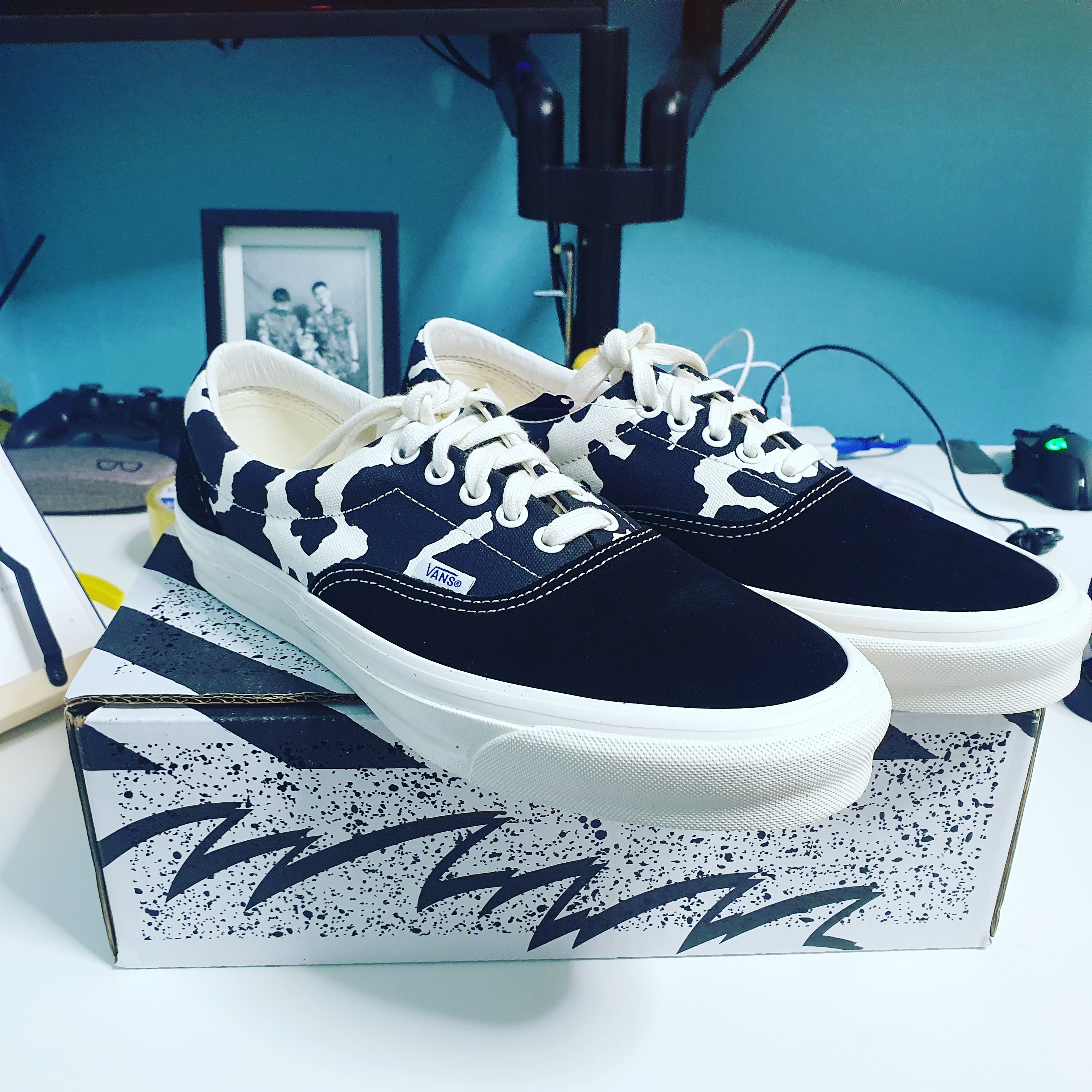 Vans Vault OG Era LX Cow Black 착용 스타일