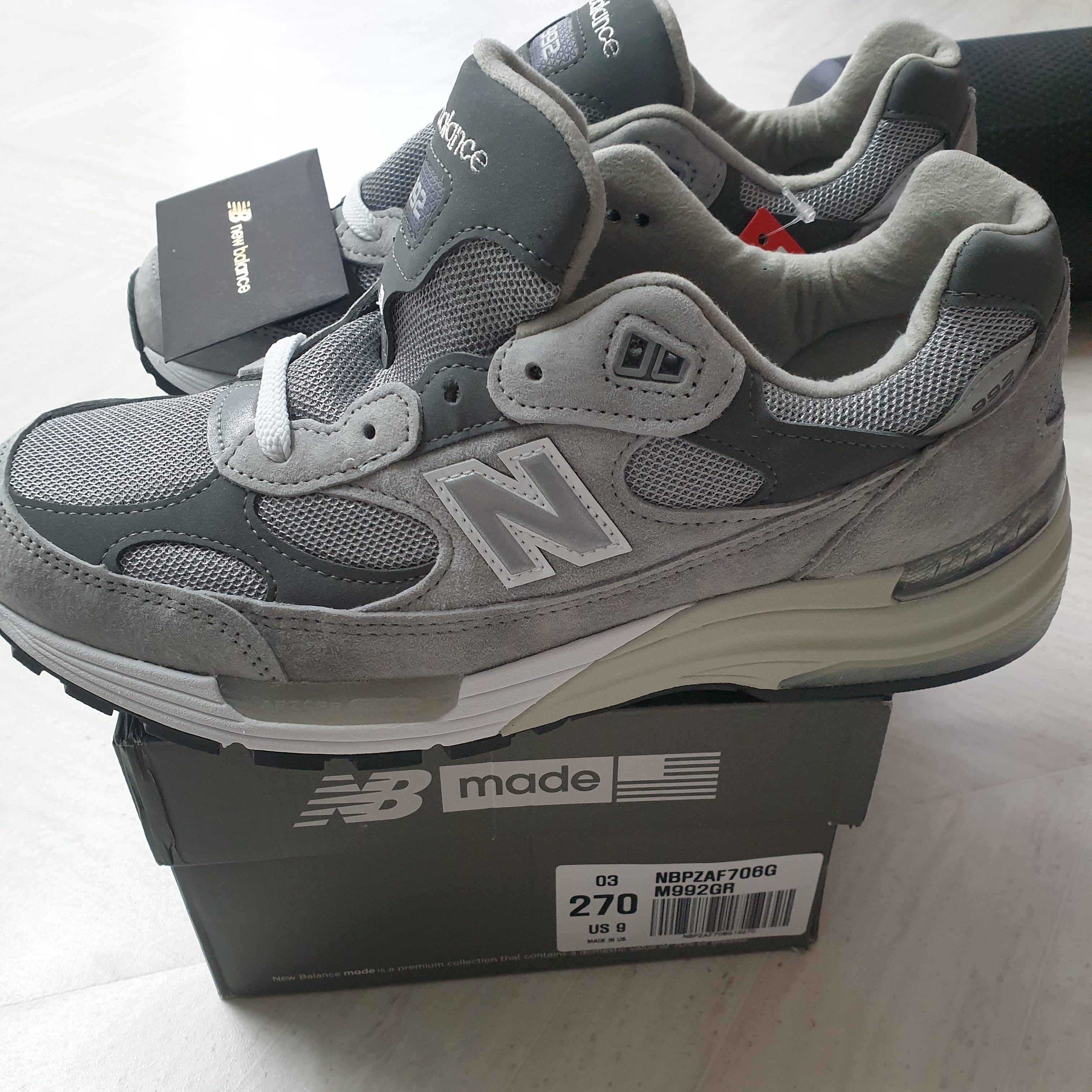 New Balance 992 Made in USA Grey - D Standard 착용 스타일