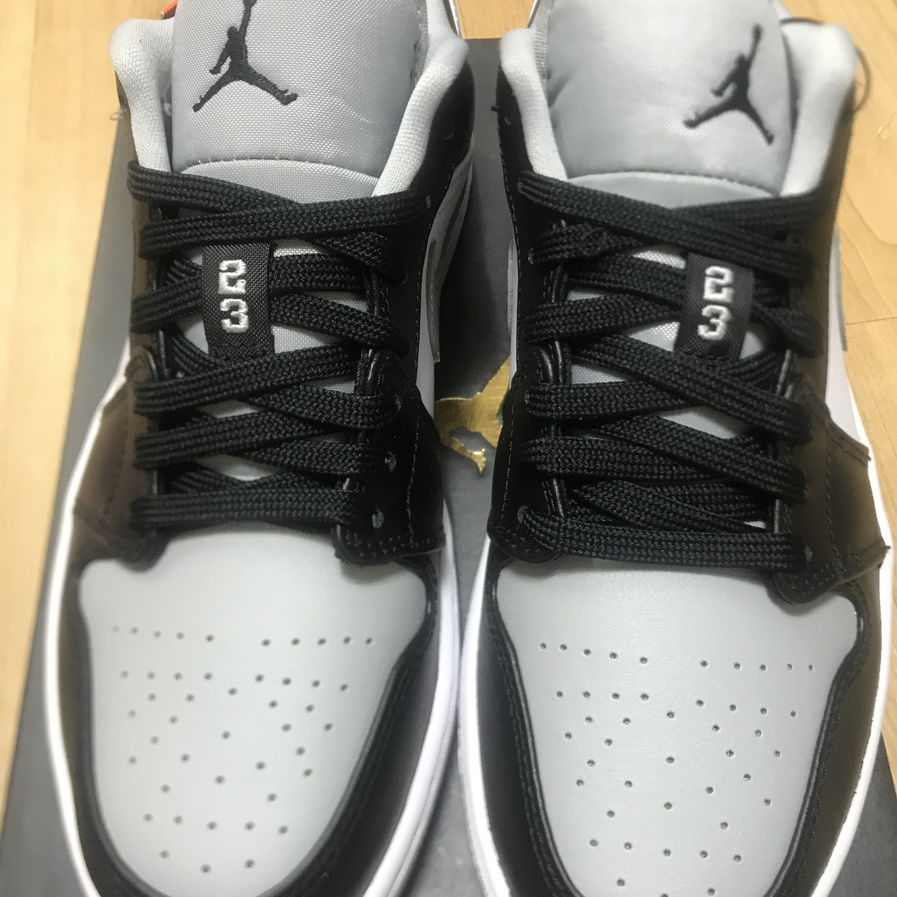 Jordan 1 Low Black Light Smoke Grey 착용 스타일 - 3