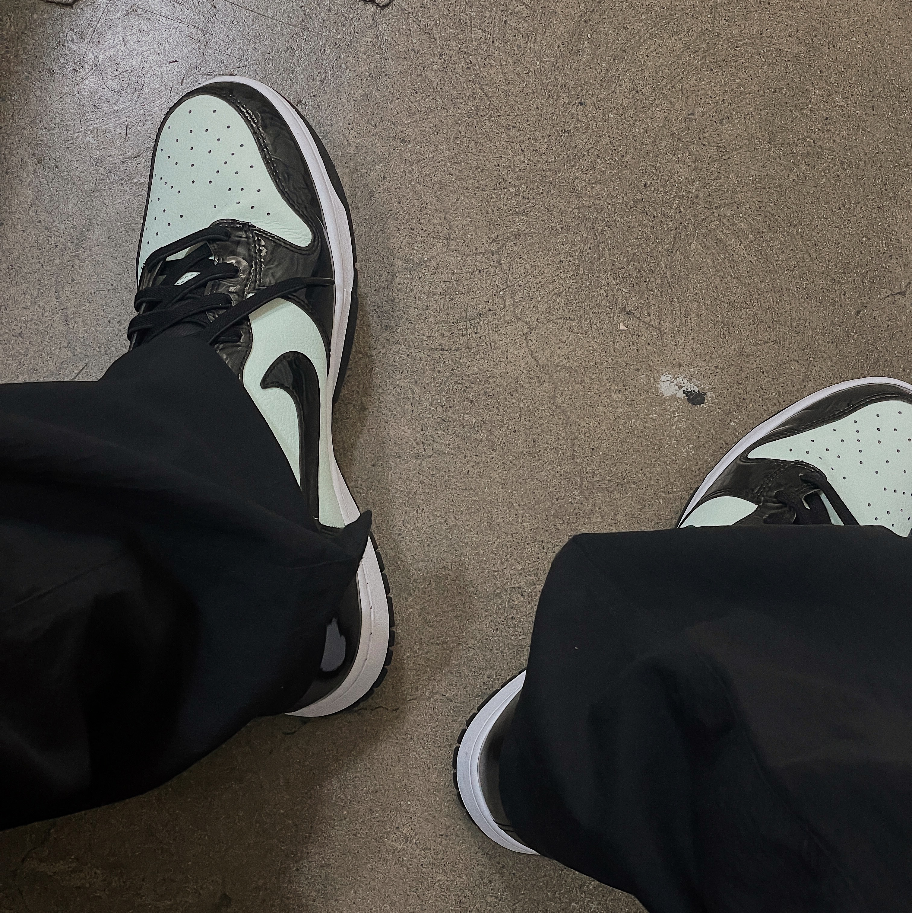 Nike Dunk High Barely Green 착용 스타일 - 2