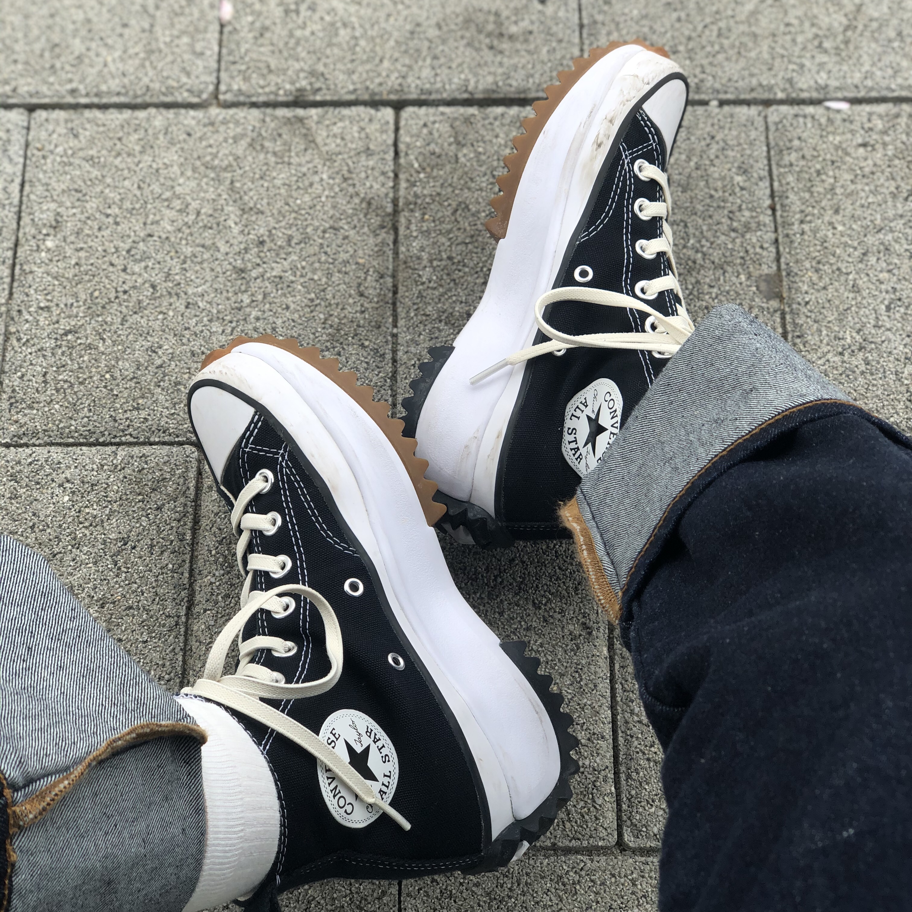 Converse Run Star Hike Hi Black White Gum 착용 스타일