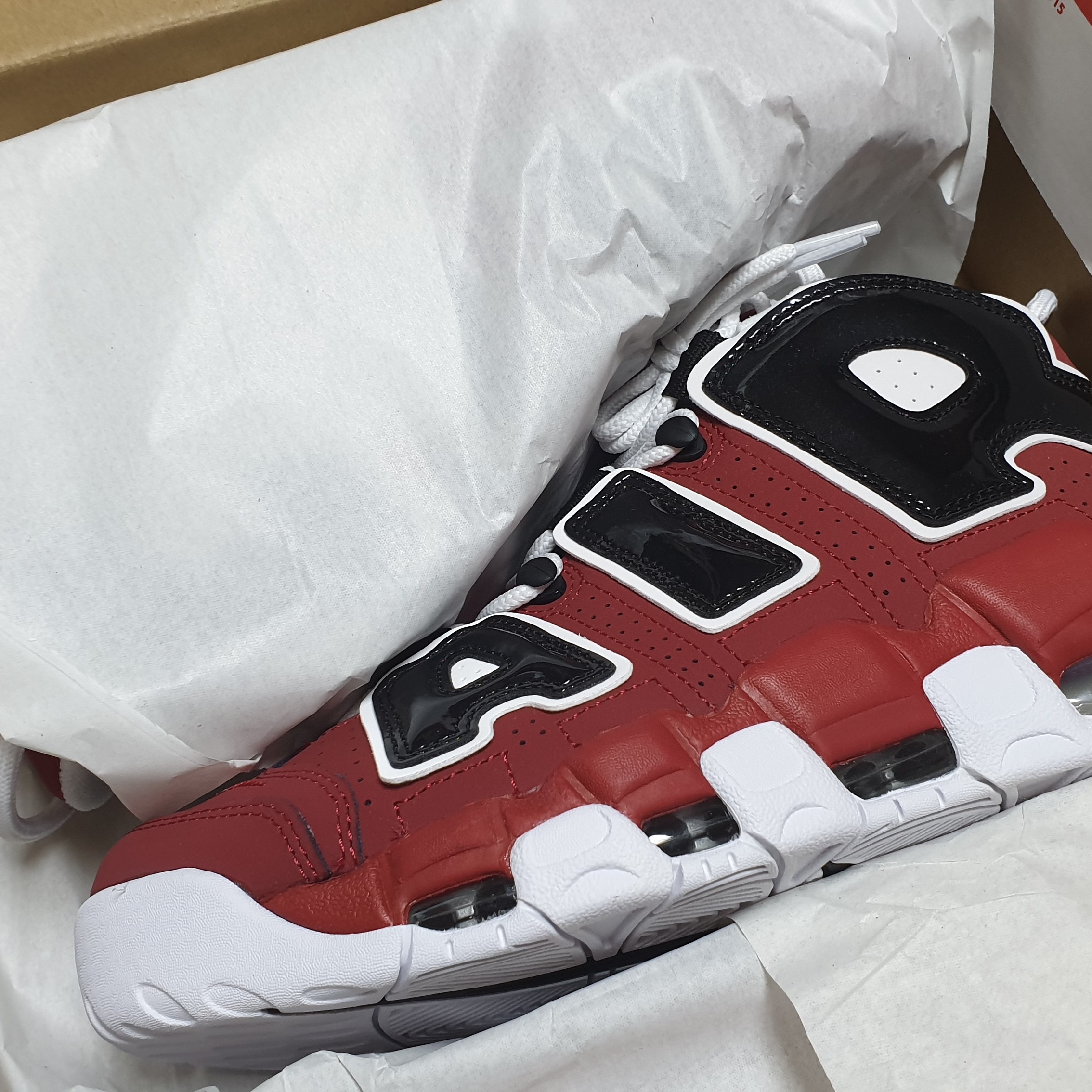 Nike Air More Uptempo 96 Bulls 2021 착용 스타일 - 2