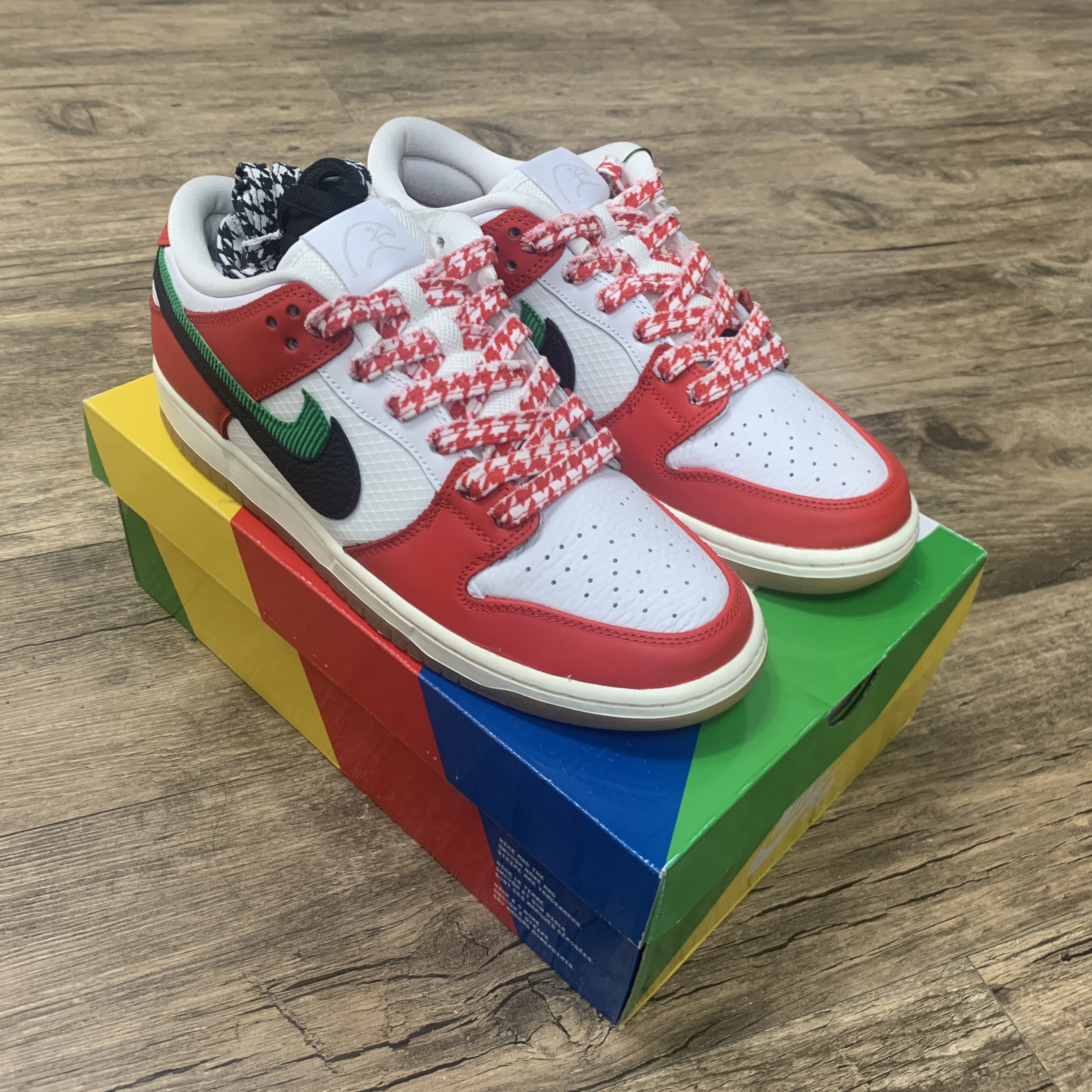 Nike x Frame Skate SB Dunk Low Pro Habibi 착용 스타일
