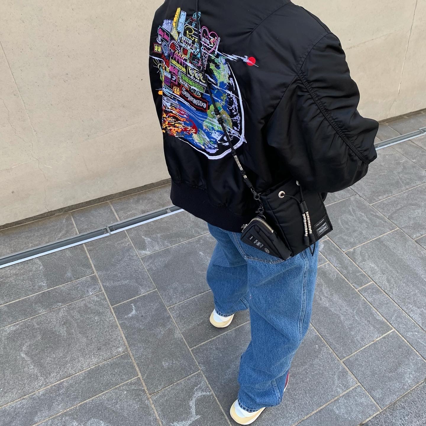 Nike x Sacai VaporWaffle String & Black Villain Red, Supreme Globe MA-1 Black - 20FW 착용 스타일 - 2