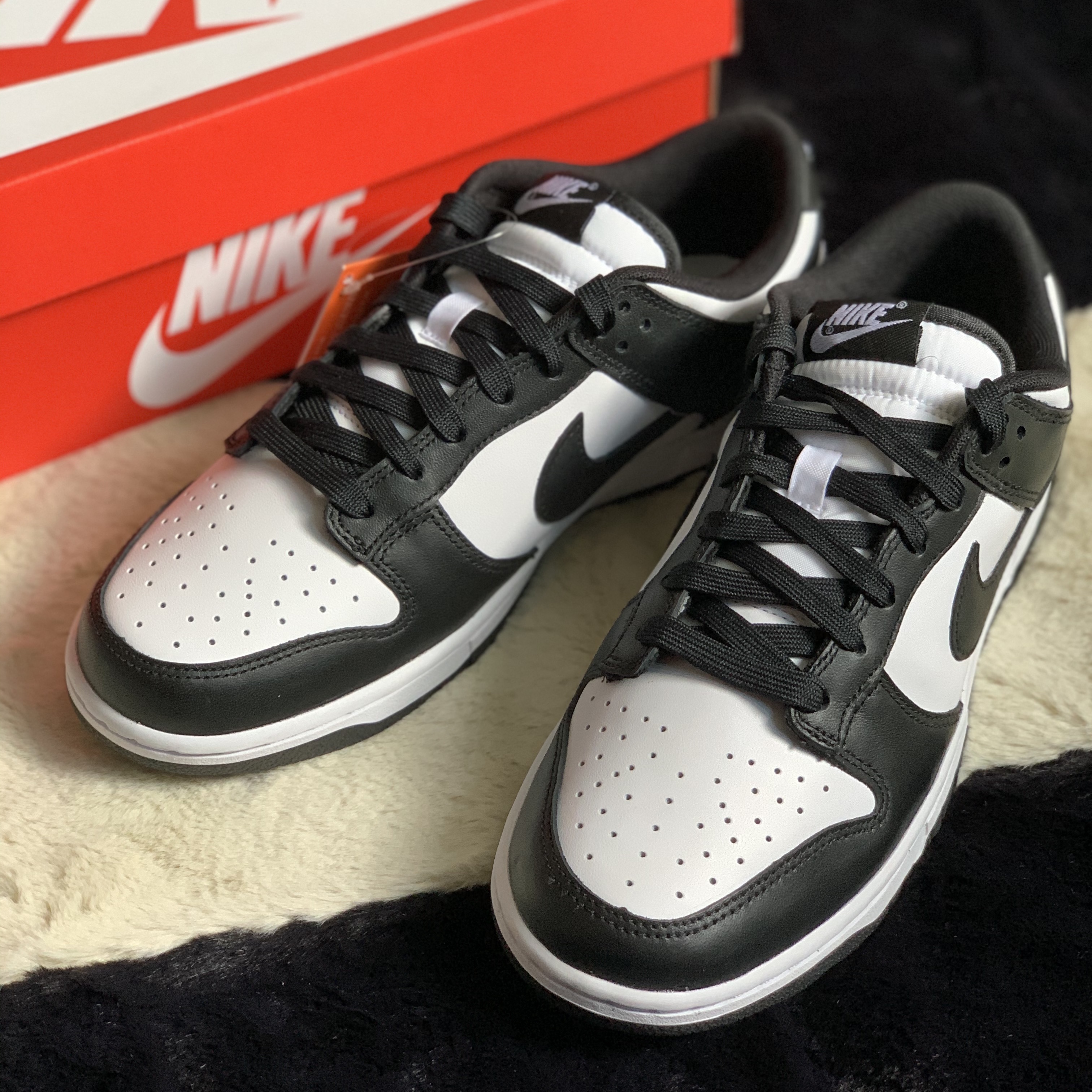 Nike Dunk Low Retro Black 착용 스타일 - 2