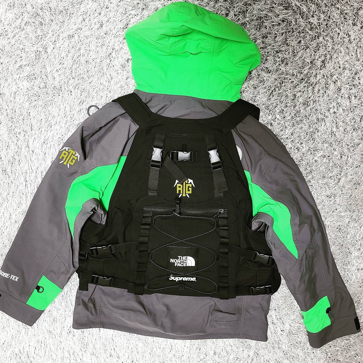 Supreme x The North Face RTG Jacket + Vest Green - 20SS 착용 스타일 - 2