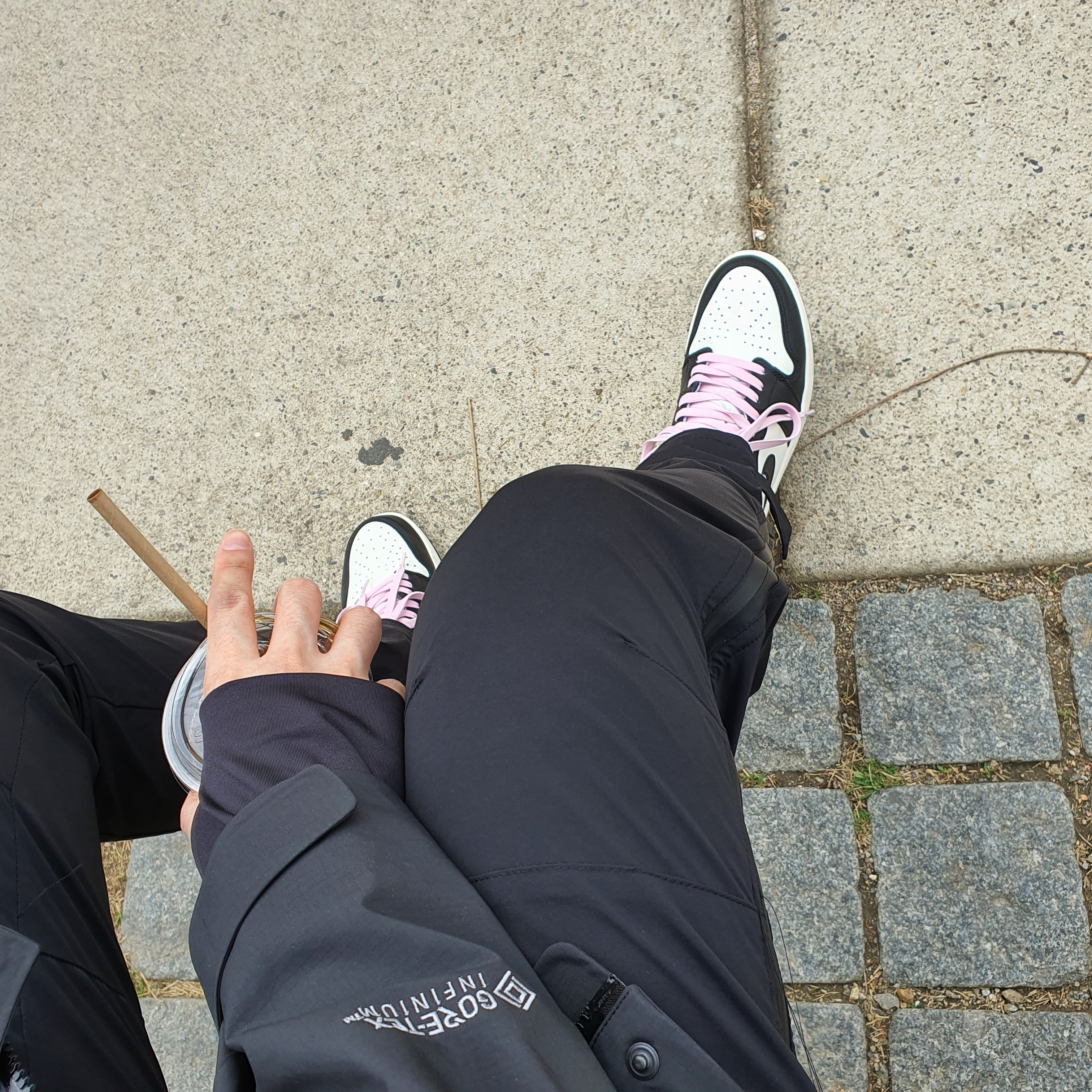 Jordan 1 Retro High OG Black Mocha 착용 스타일