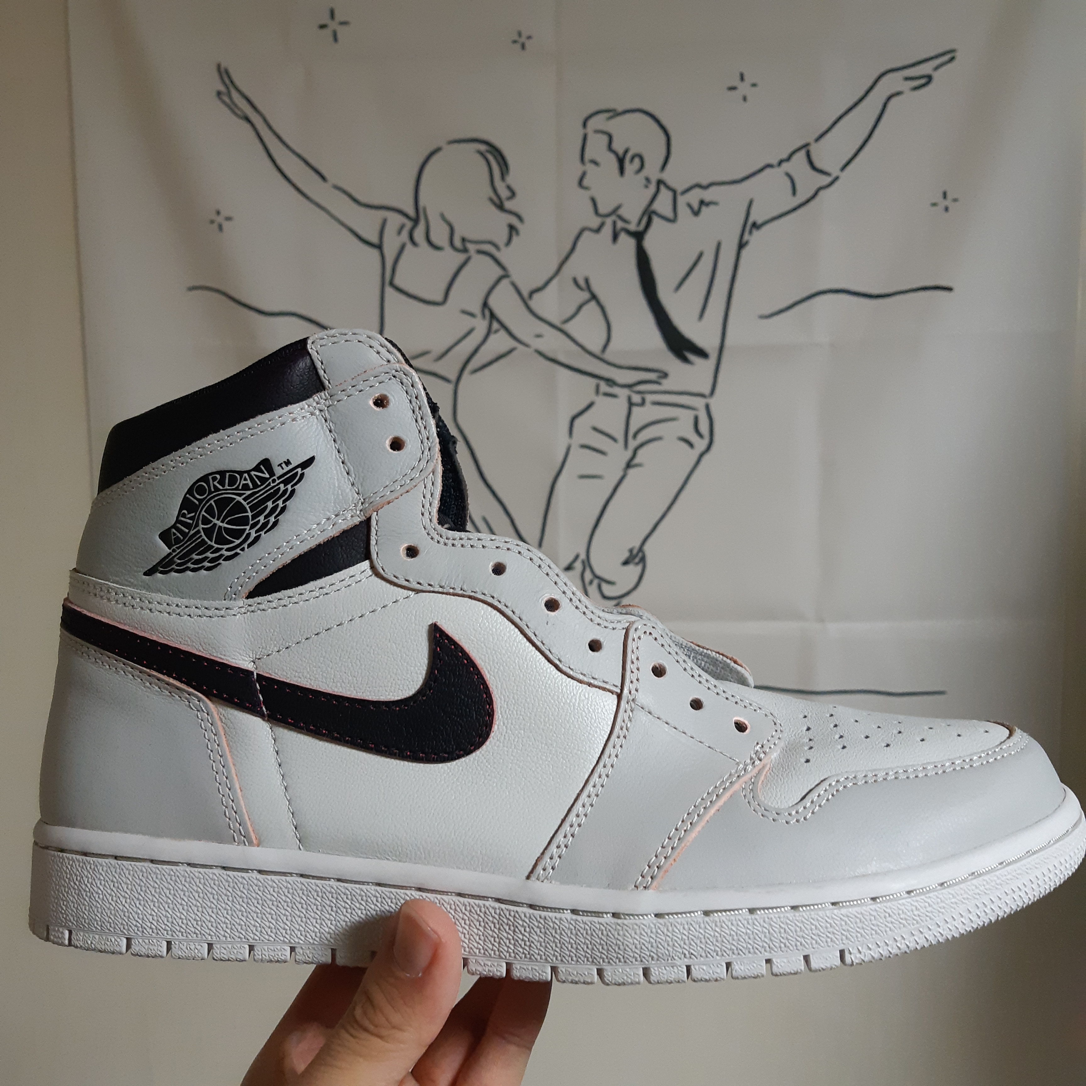 Jordan 1 Retro High OG Defiant SB NYC to Paris, (W) Jordan 1 Retro High OG Silver Toe 착용 스타일 - 1